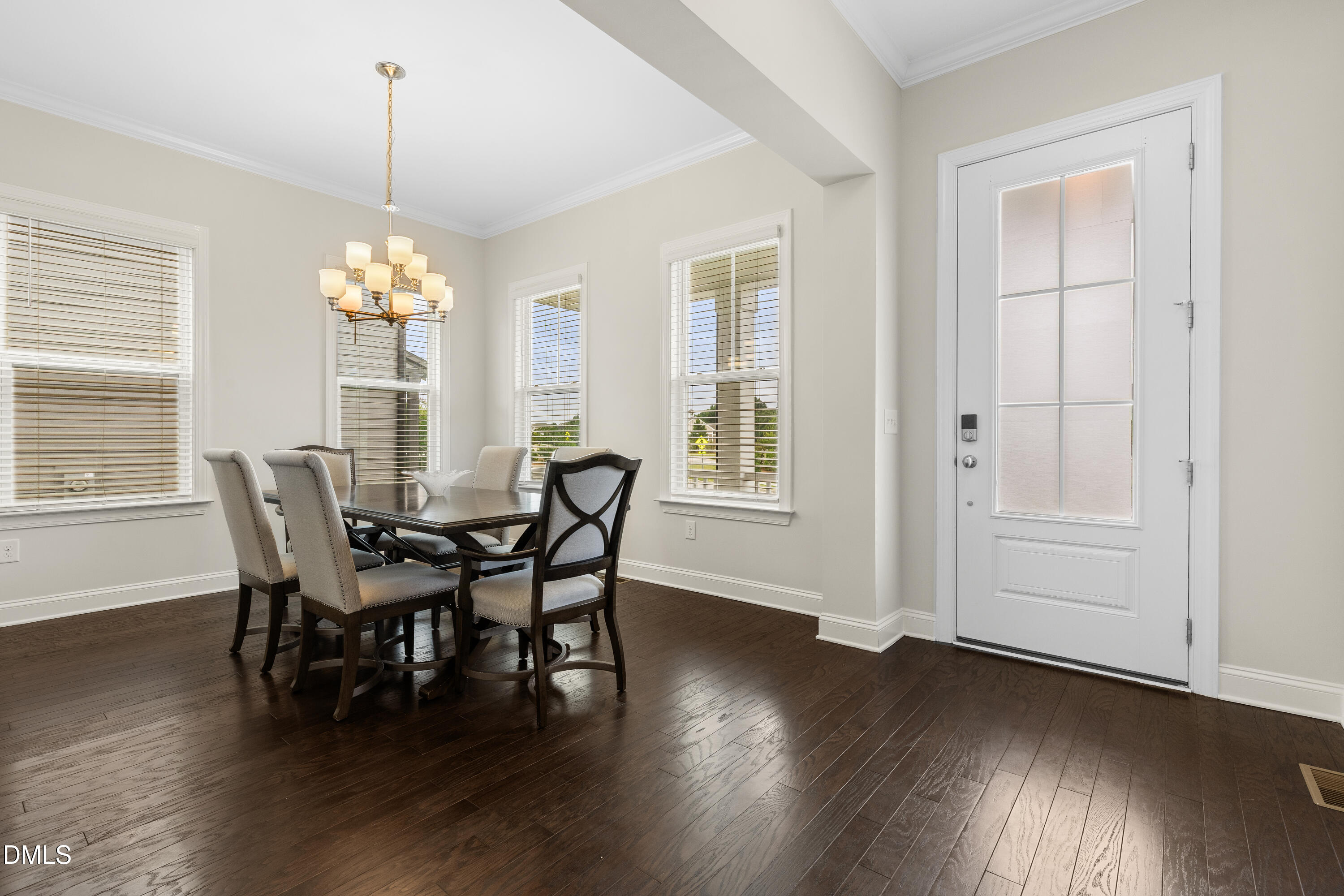 912 Village View Lane