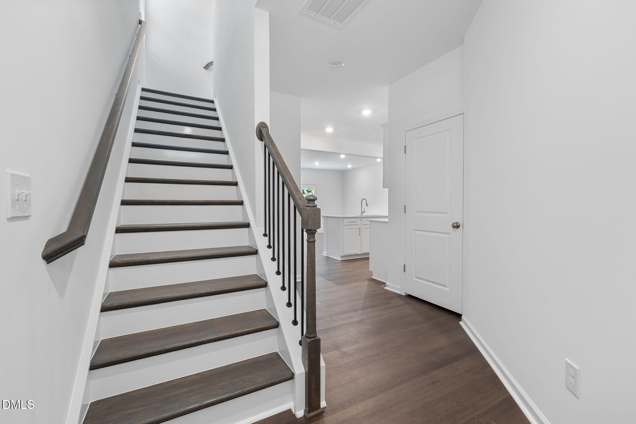 Rolesville, North Carolina 27571, United States, 3 Bedrooms Bedrooms, ,3 BathroomsBathrooms,Residential,Active,198743