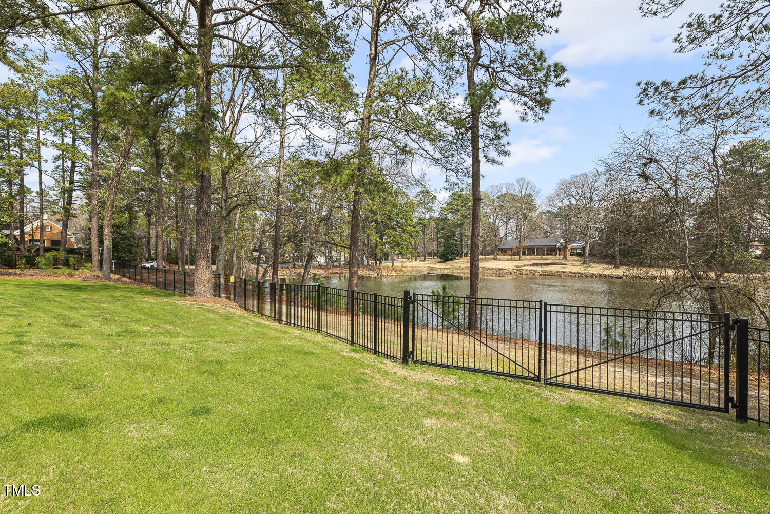 100 W Lakeside Drive