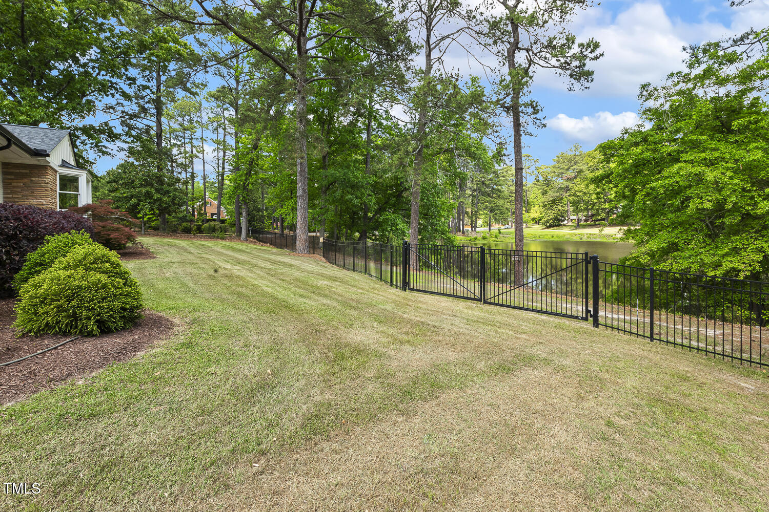 100 W Lakeside Drive