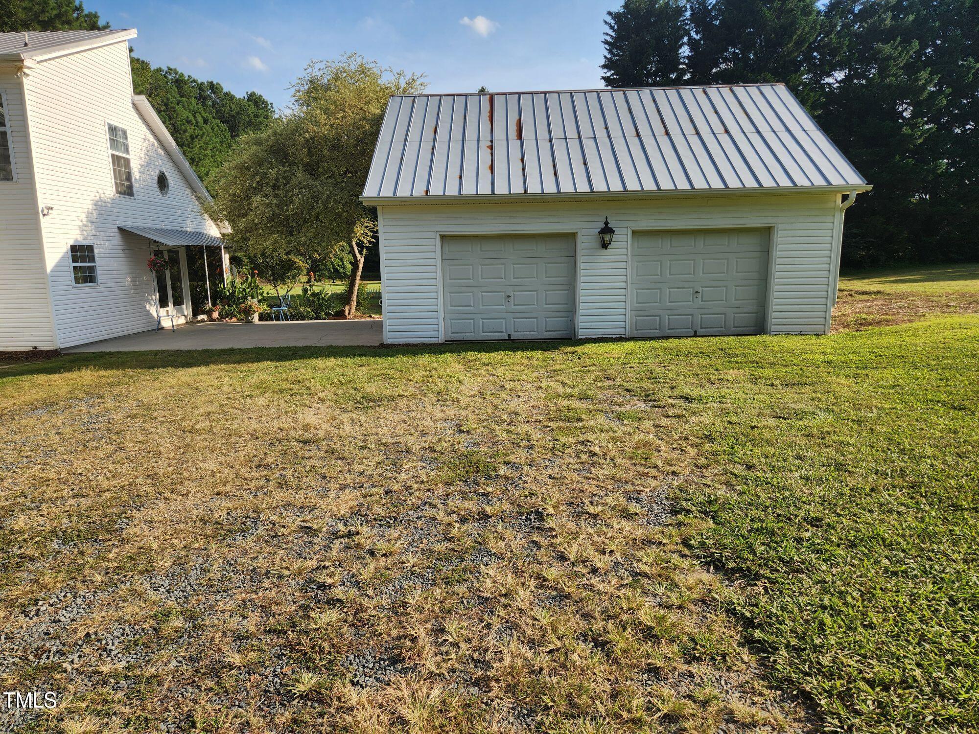806 Davis Road