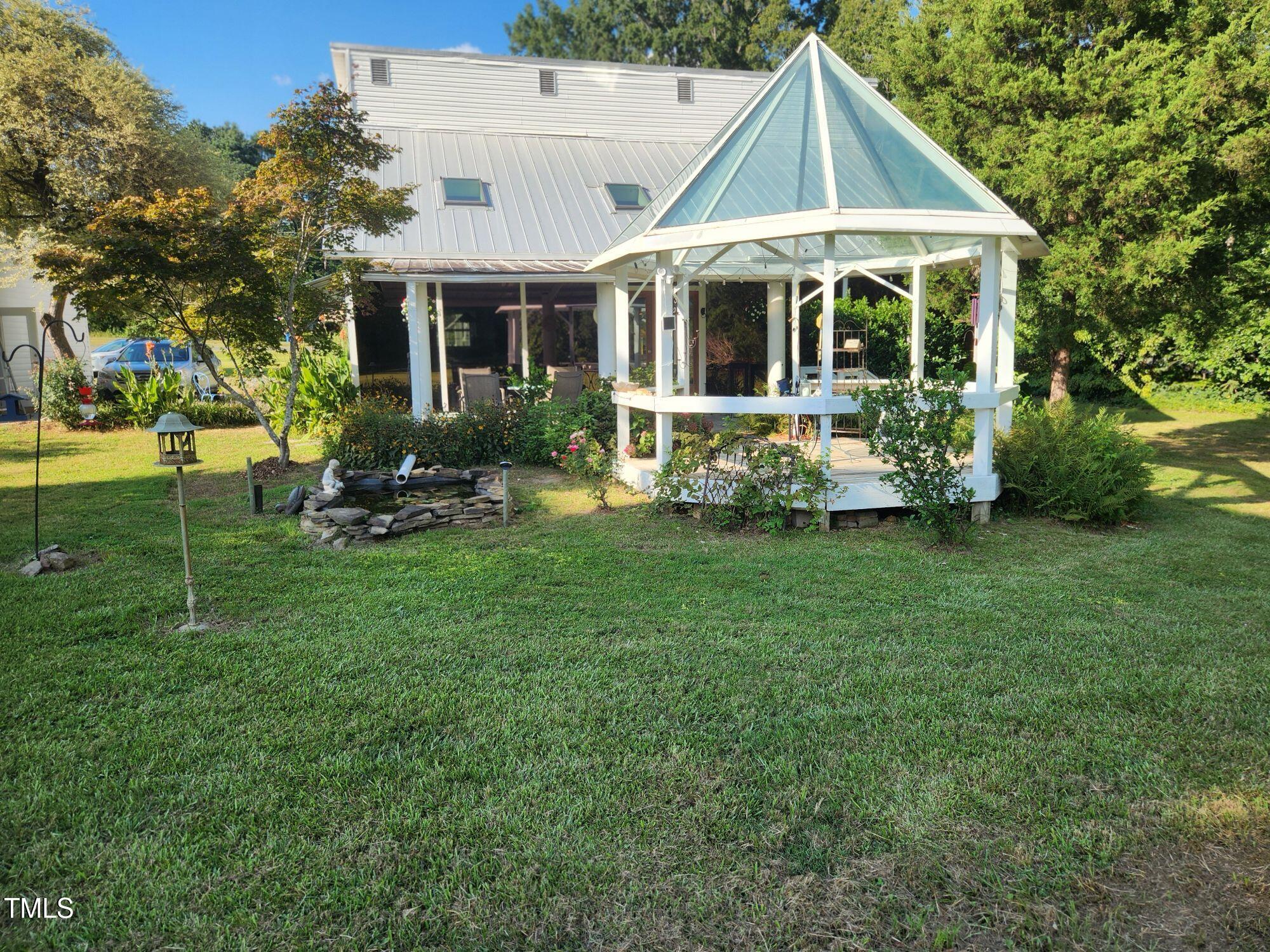 806 Davis Road