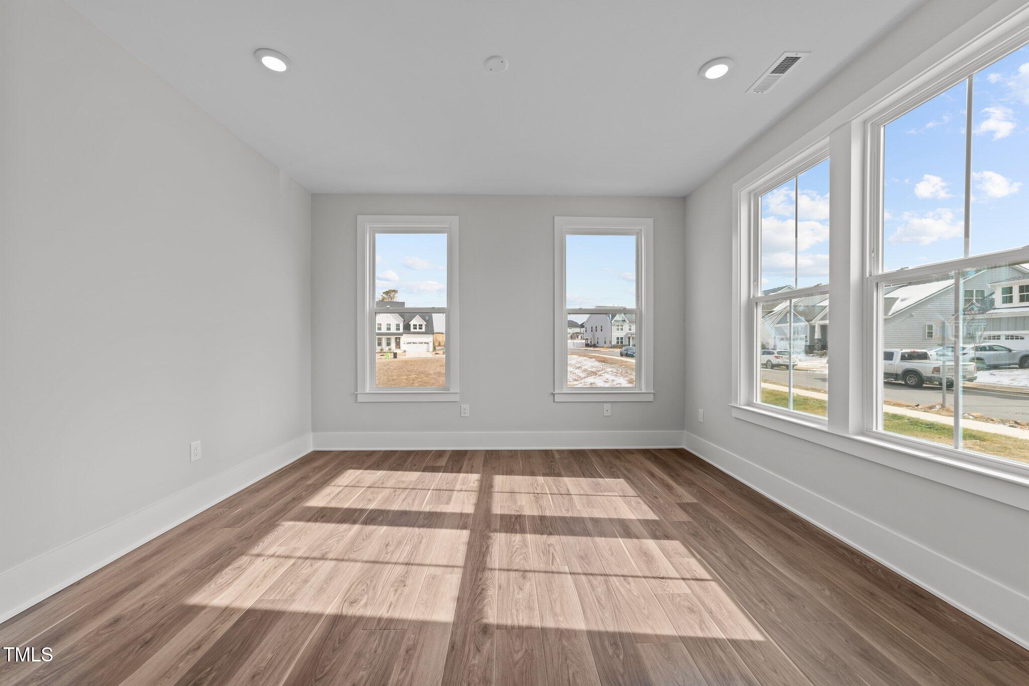 645 Silvercomet Drive