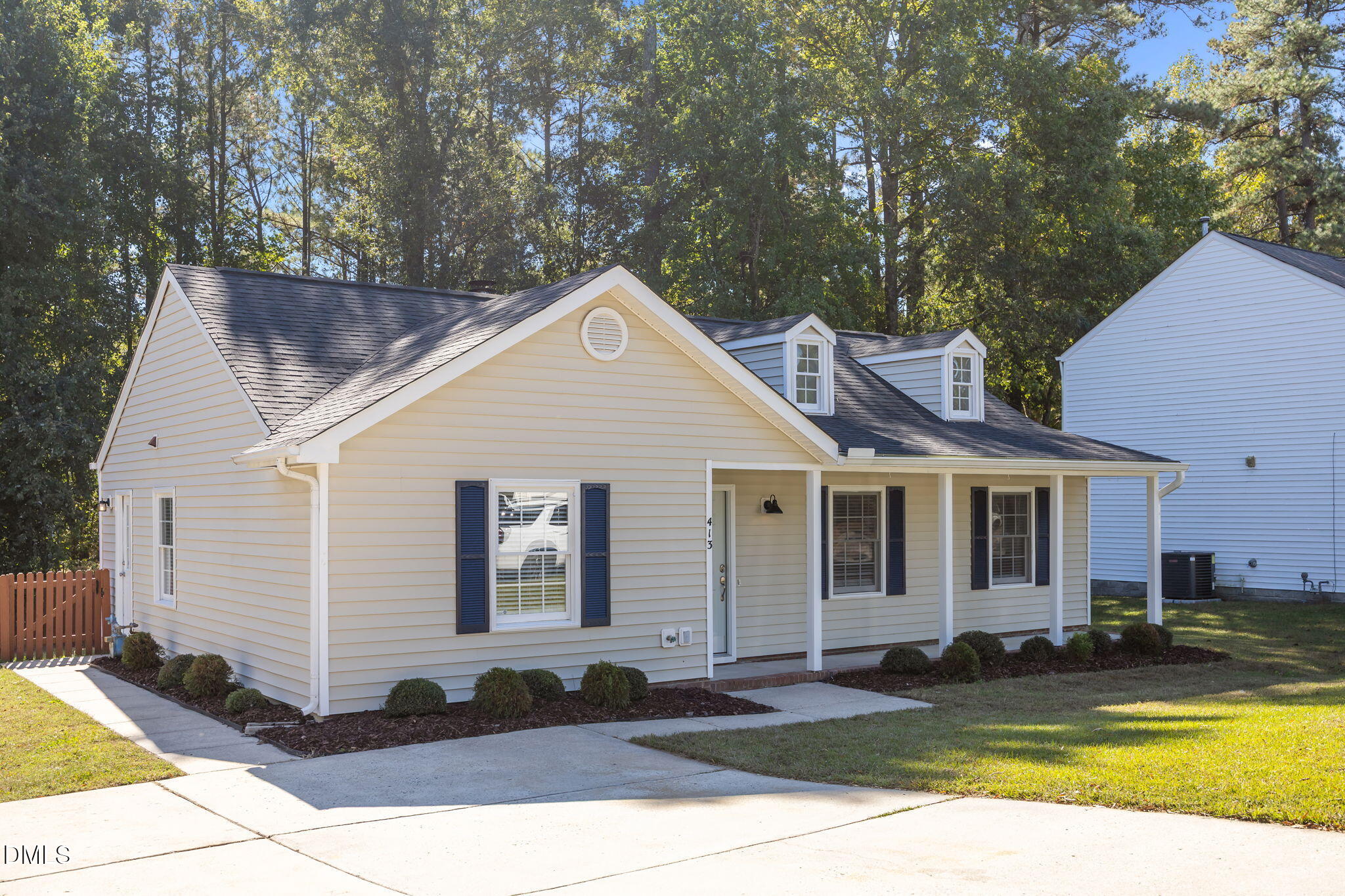 413 Laurens Way