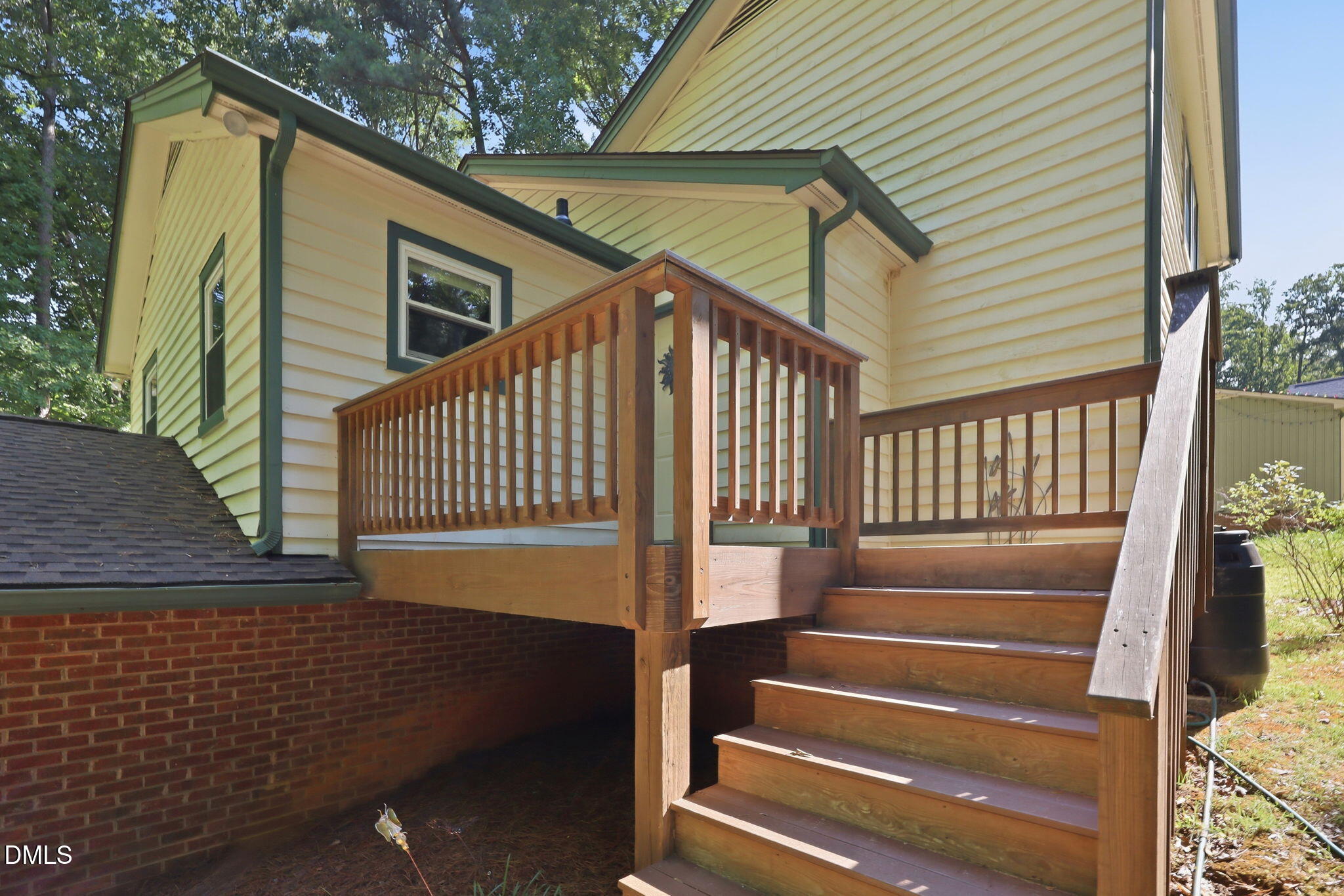 11129 Lakeshore Drive