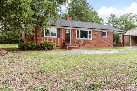 Single Family Residence in Goldsboro NC 1703 Elm Street 24.jpg