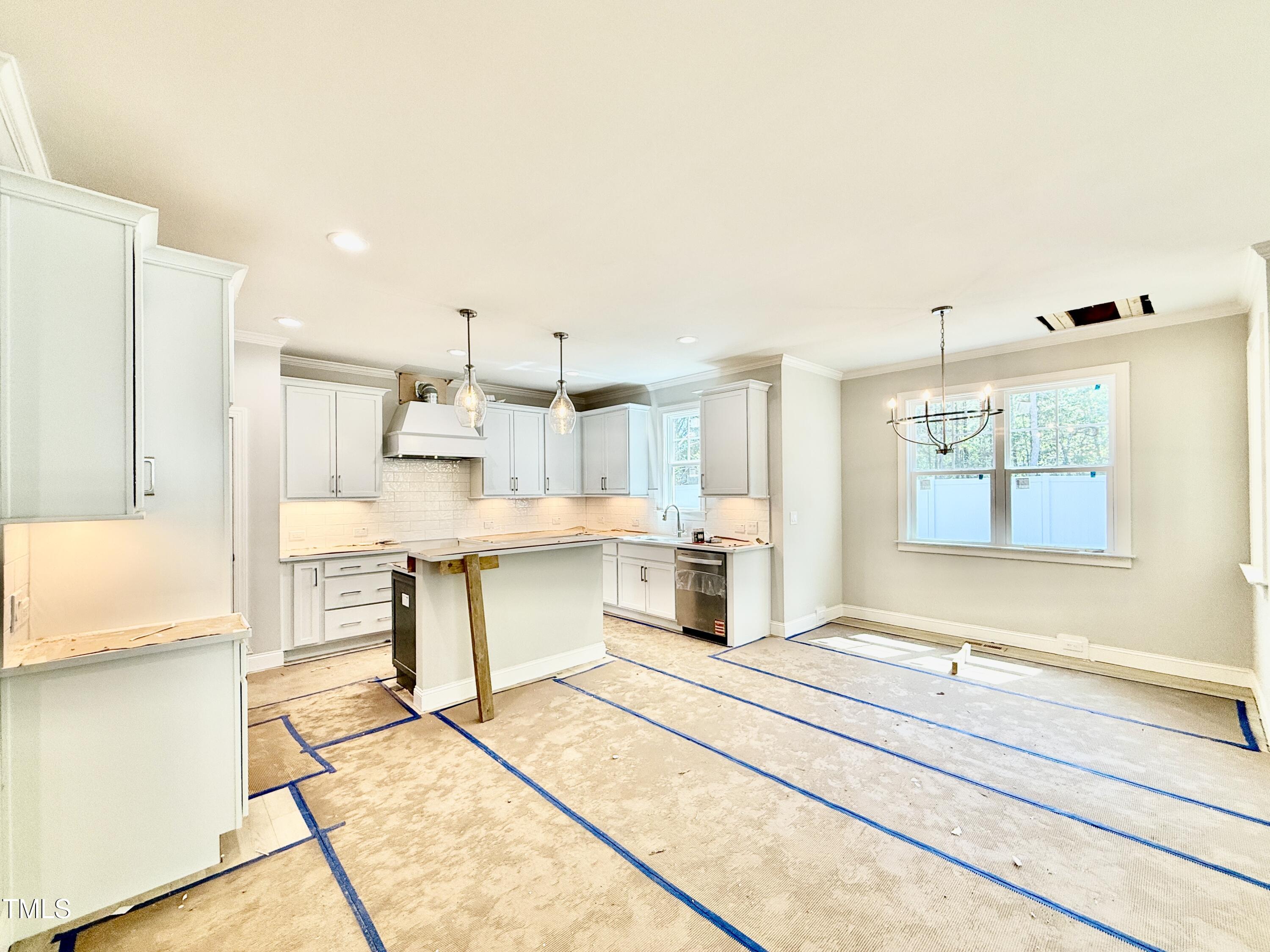 2625 Silver Gate Court