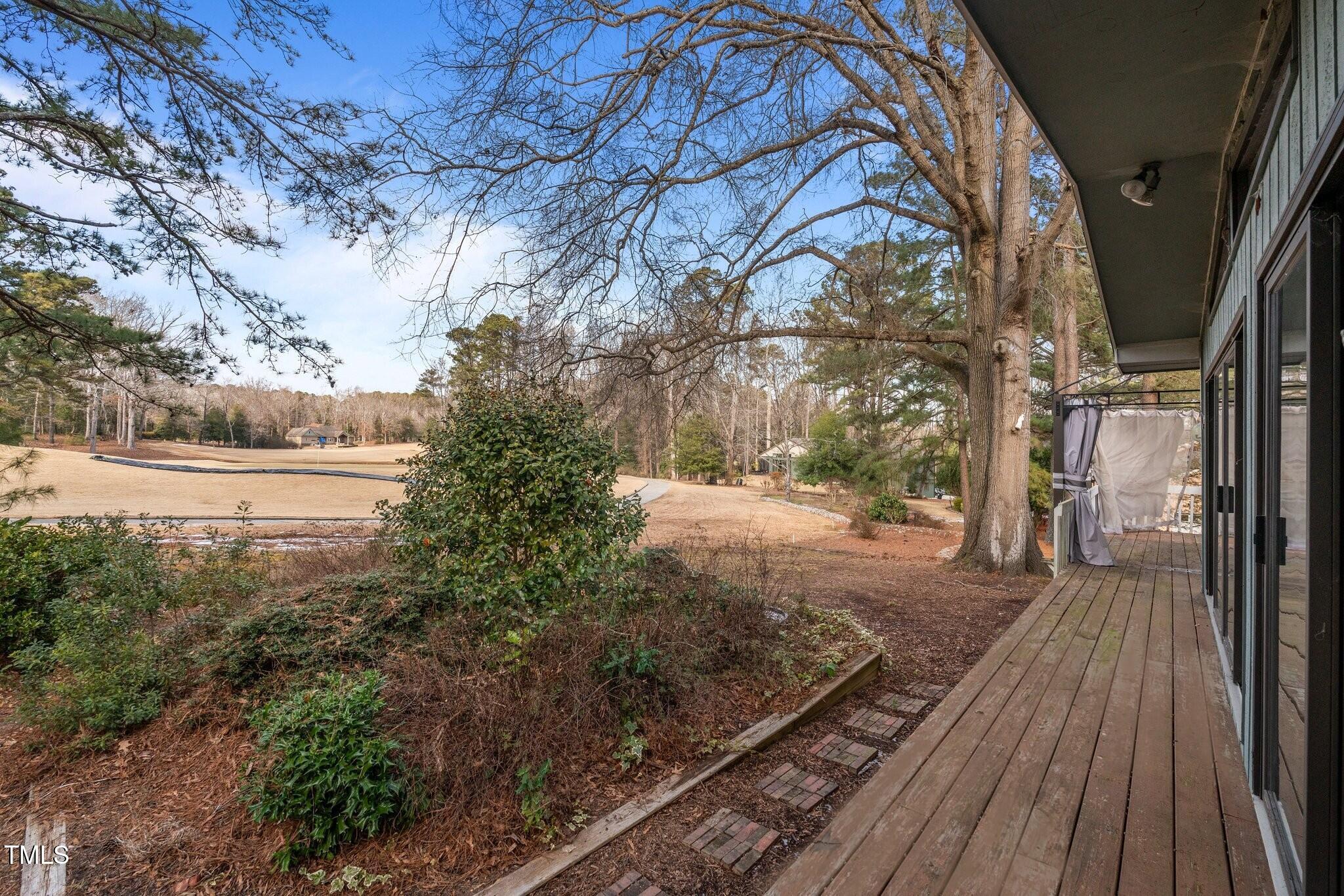232 Lakeview Drive