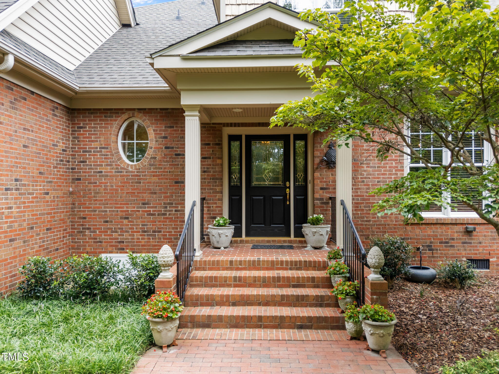 8825 Leeshire Lane