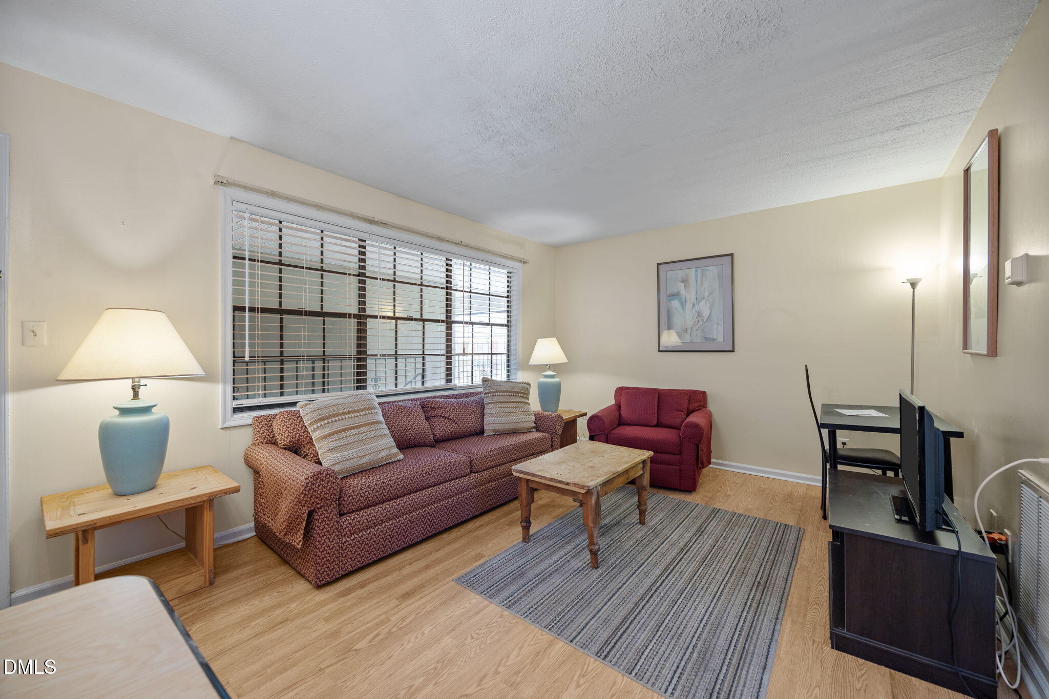 807 W Trinity Avenue 250