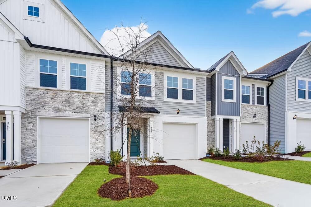 554 Barrington Row Avenue