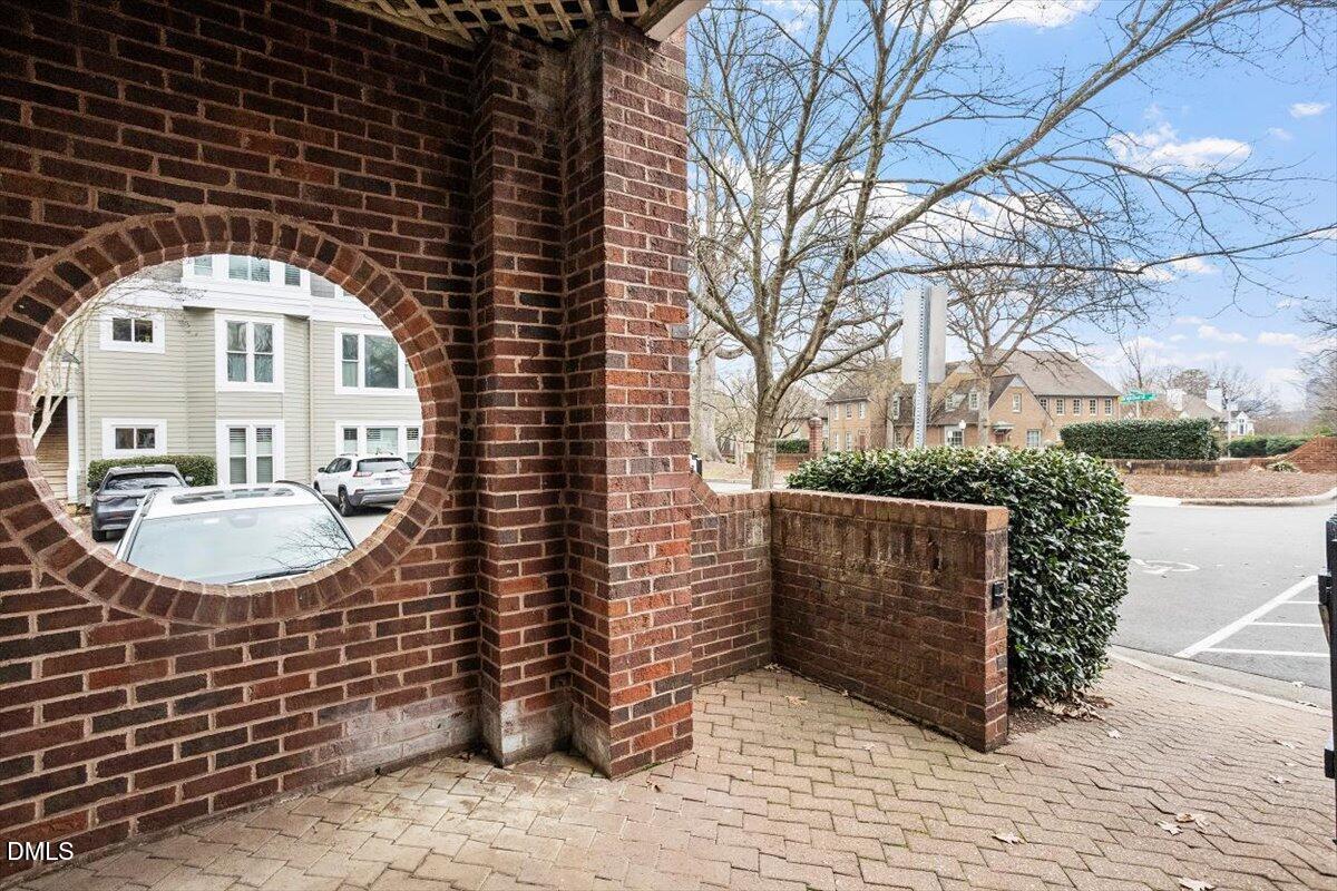 1001 Brighthurst Drive 106