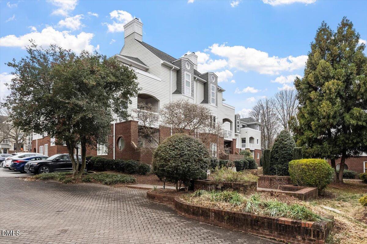 1001 Brighthurst Drive 106