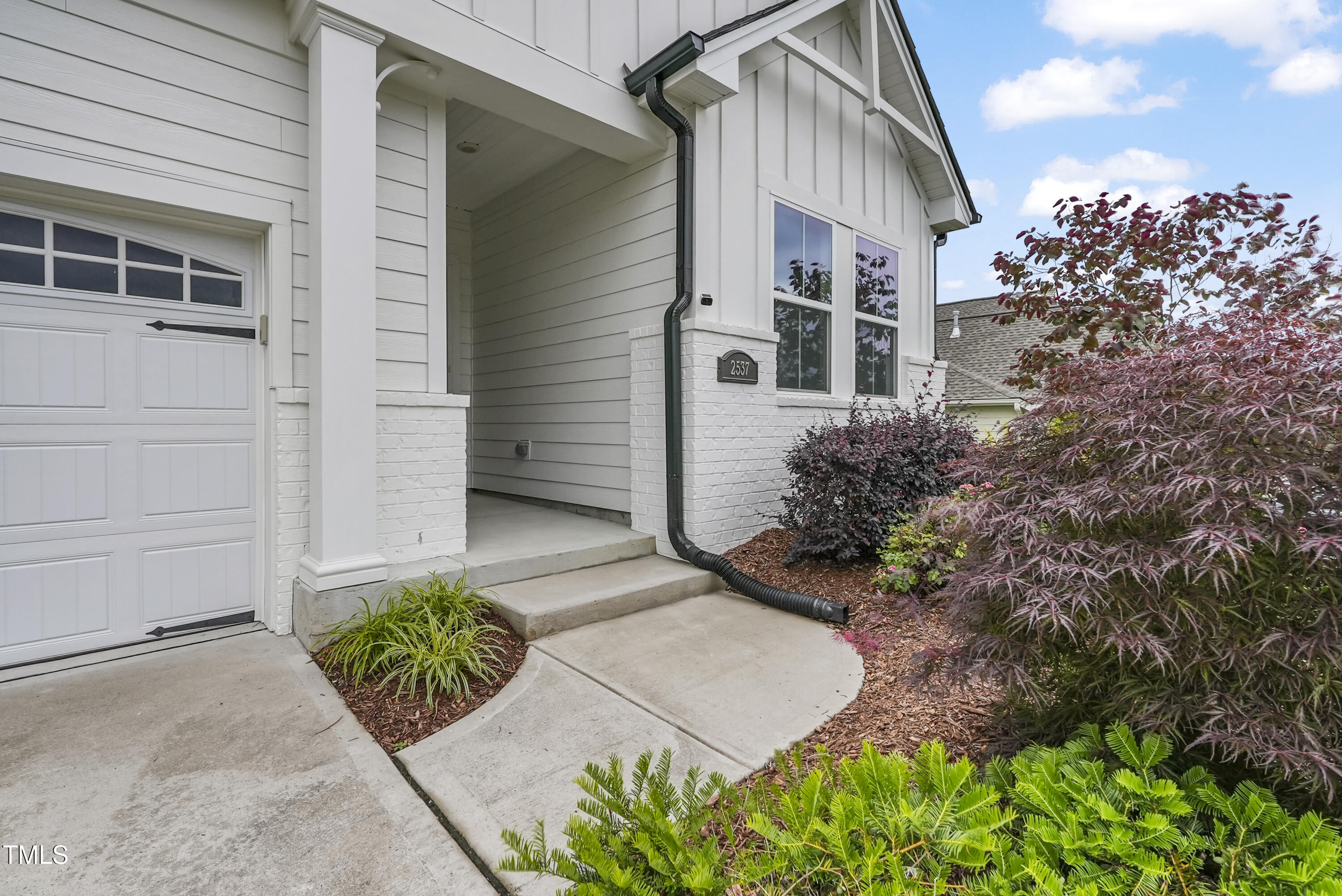 2537 Cedar Hedge Court