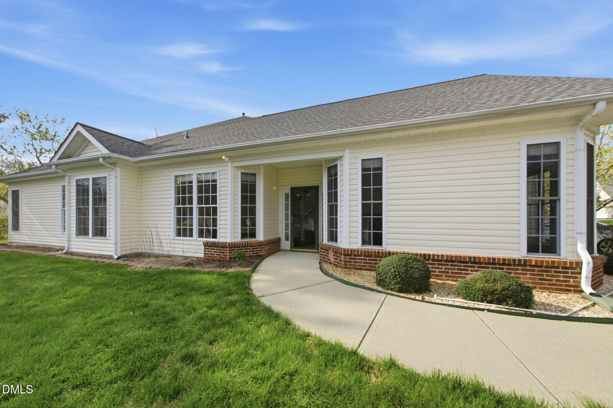 428 Sawgrass Hill Court