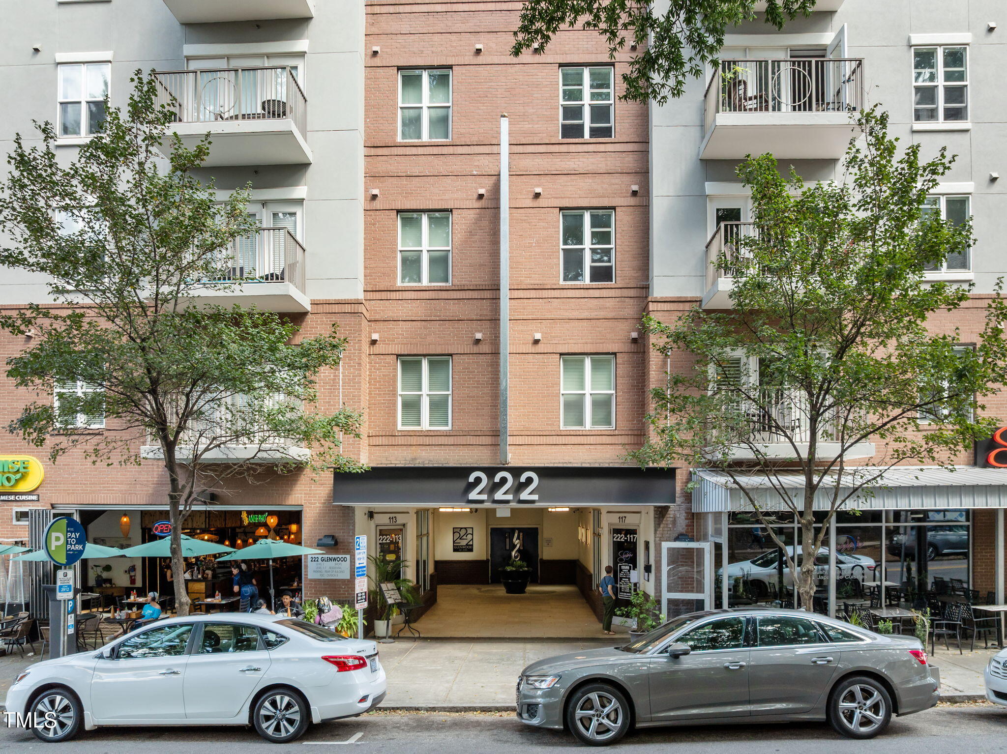 222 Glenwood Avenue 313