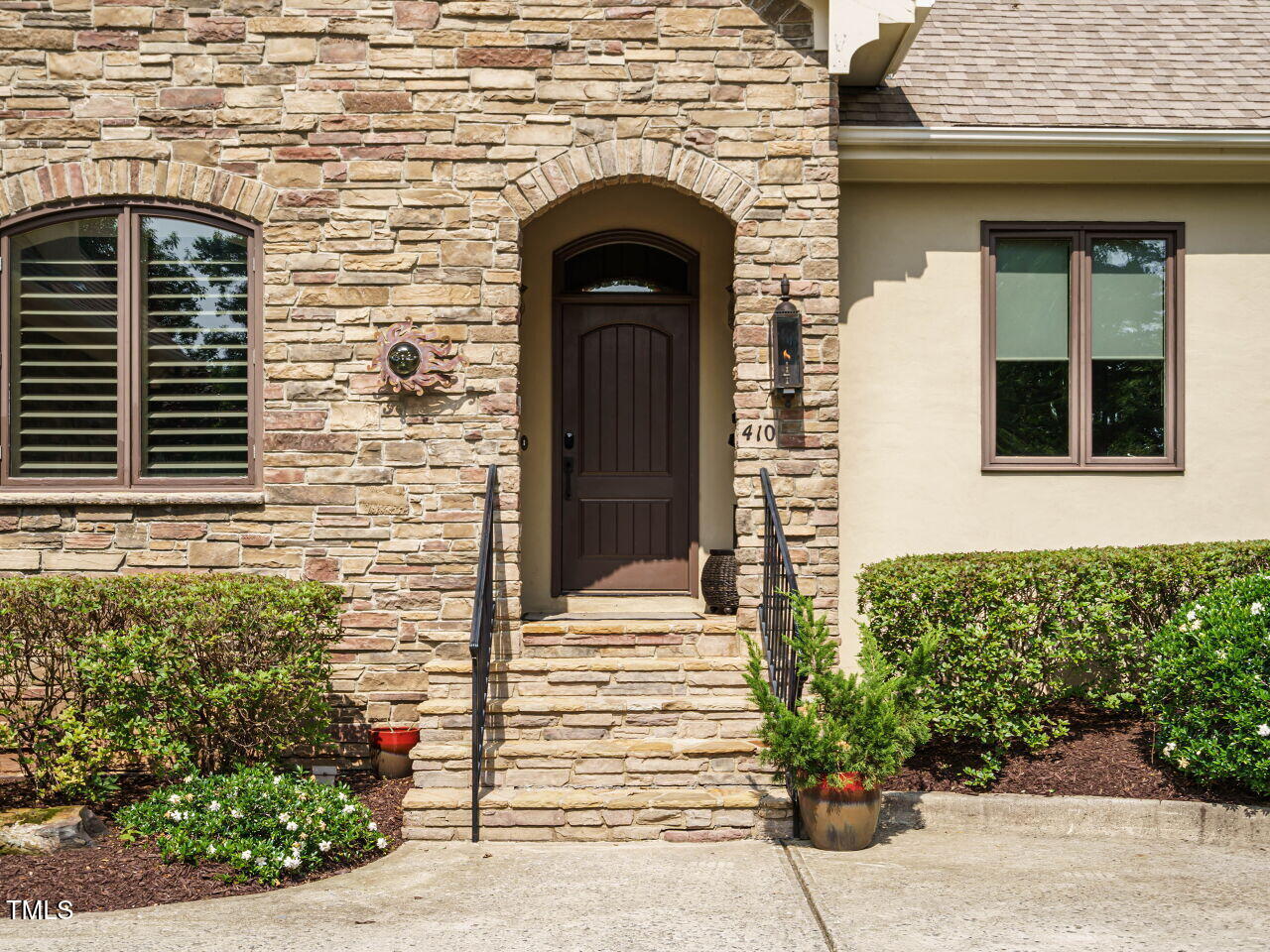 410 Mountain Laurel