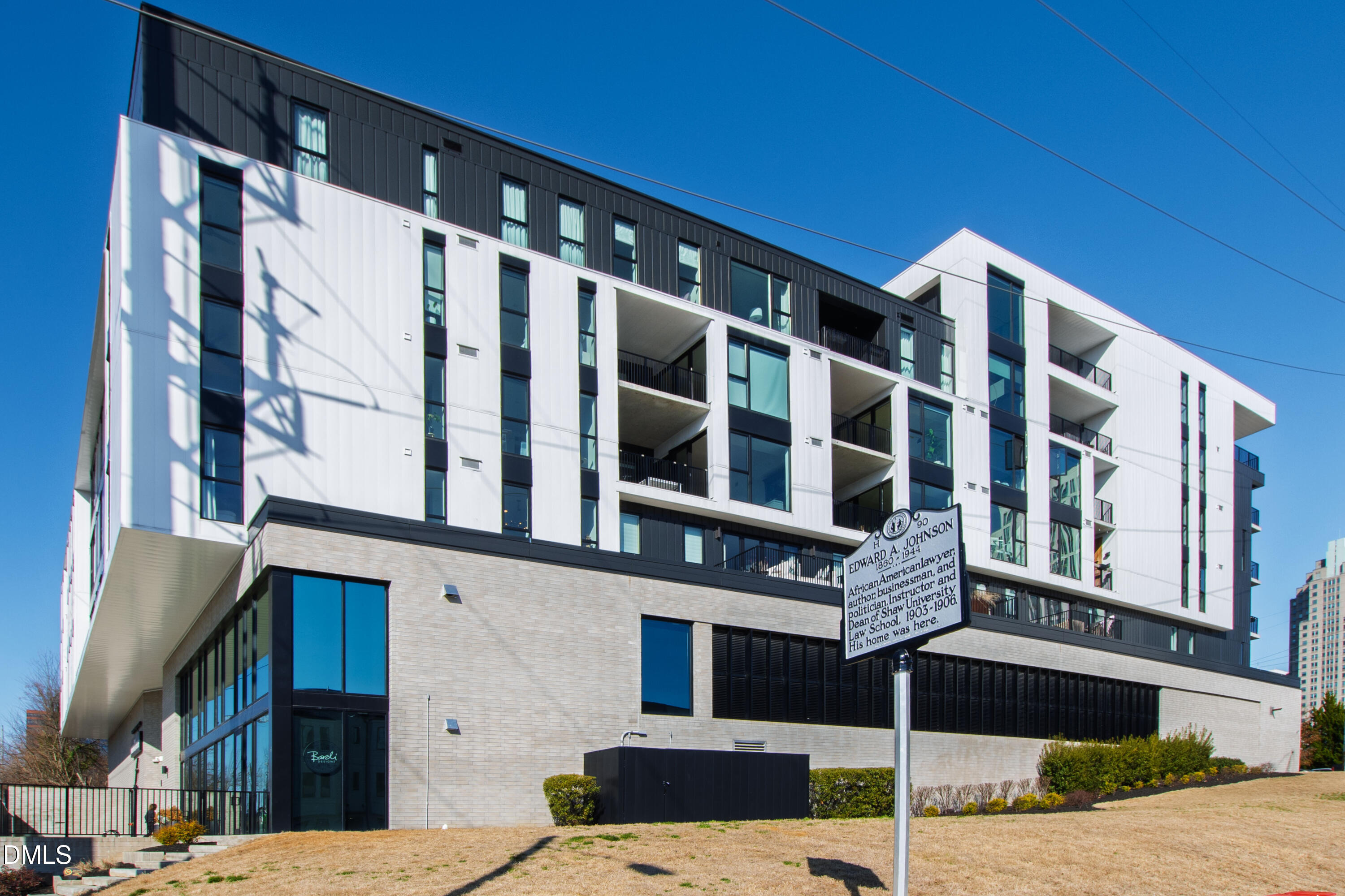 523 S West Street 311