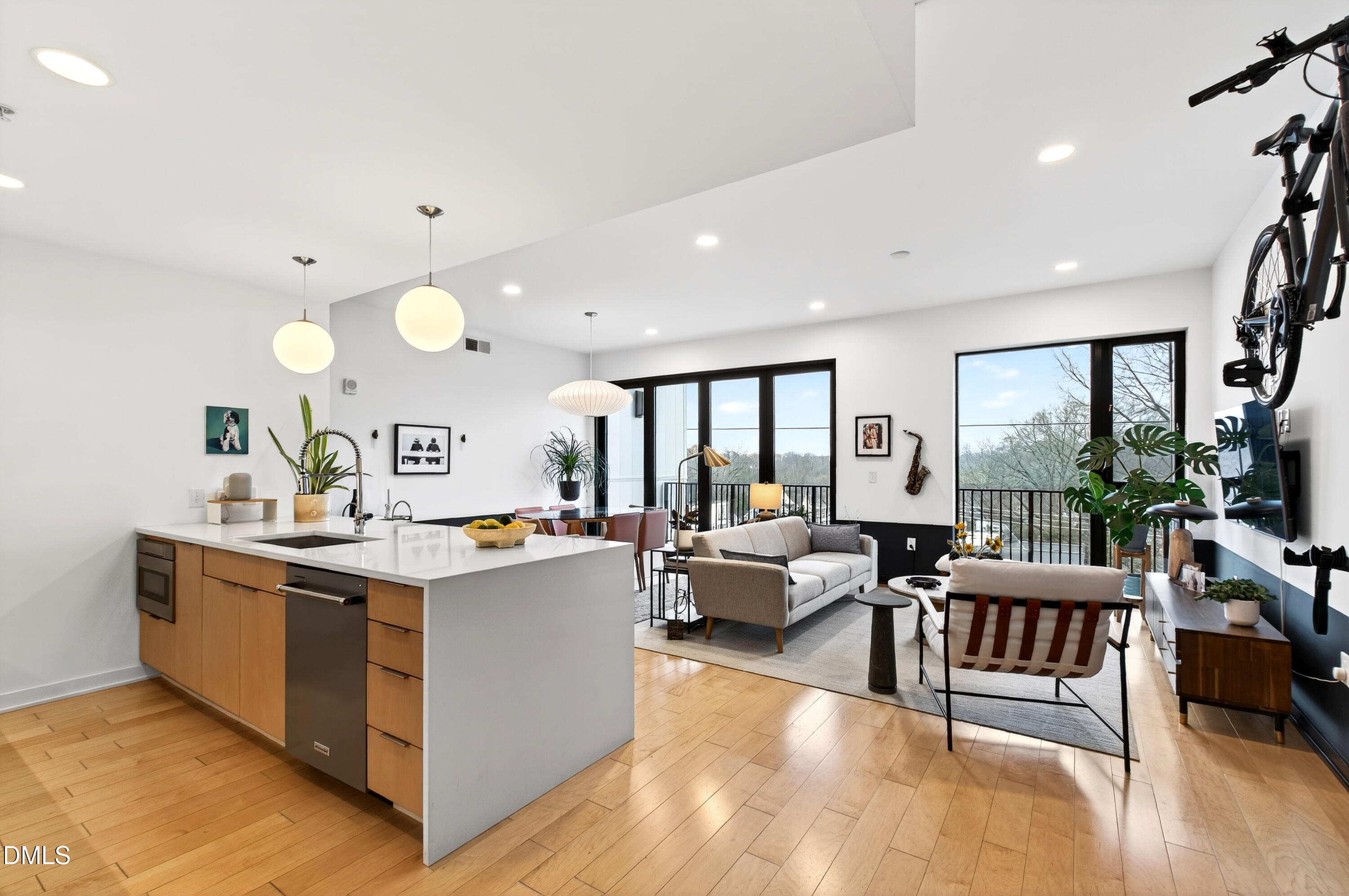 523 S West Street 311