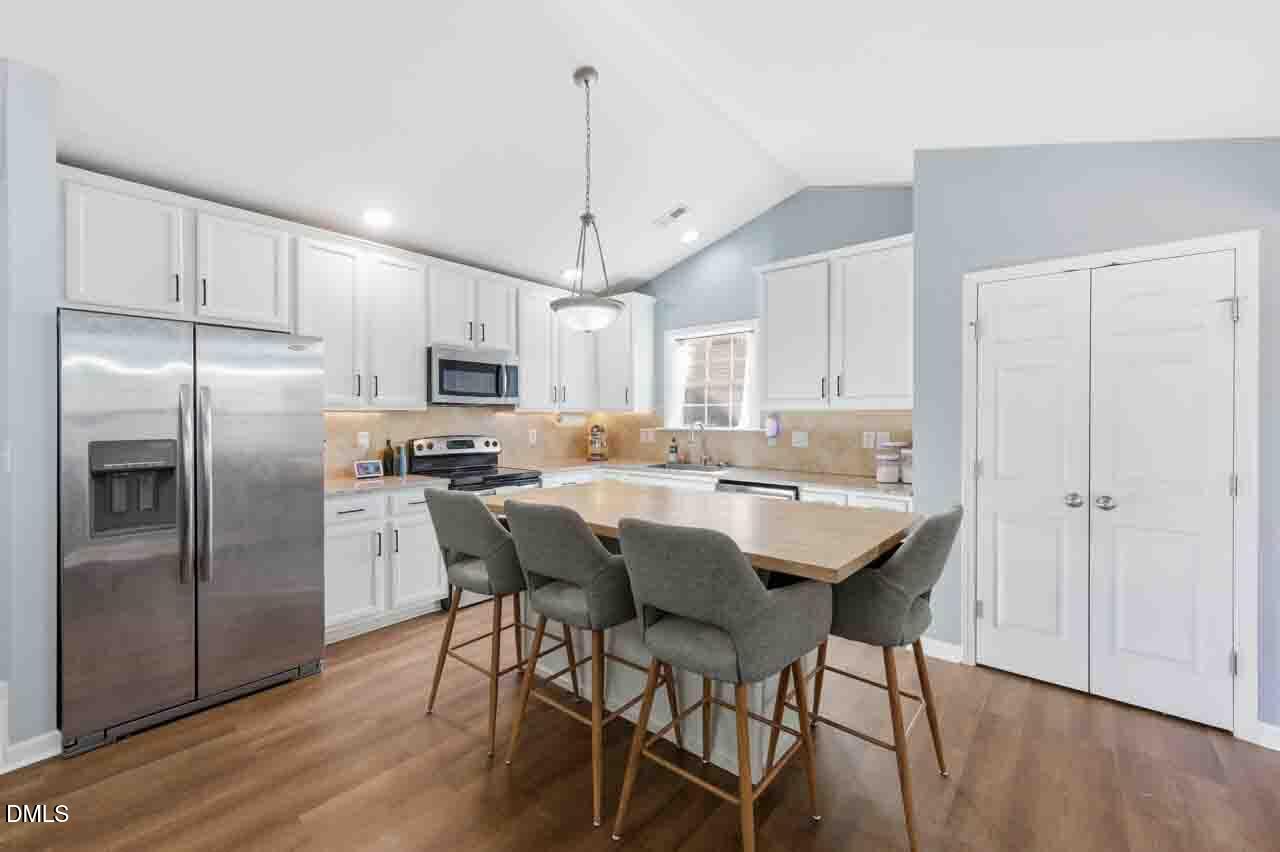 830 Bridlemine Drive