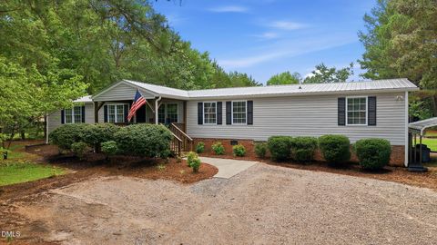 Photo of 104 Pineview Drive, Louisburg, NC 27549 (MLS # 10179407)