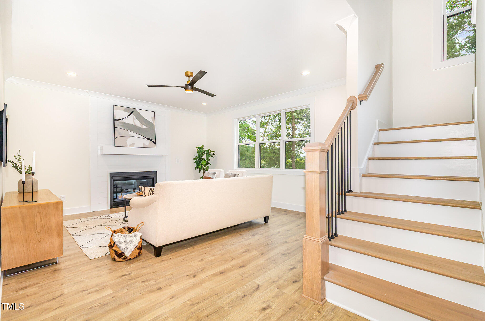 4035 King Charles Road