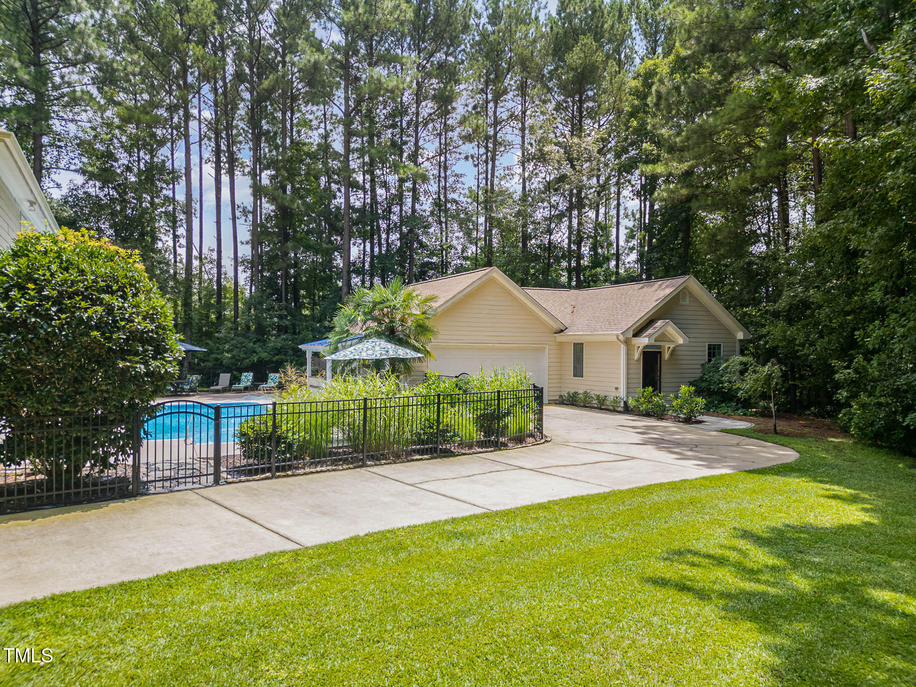 3712 Highland Creek Drive