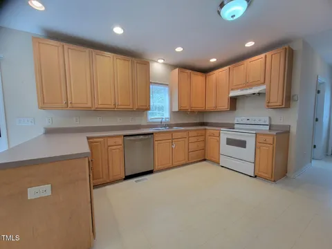 MLS: 10095936