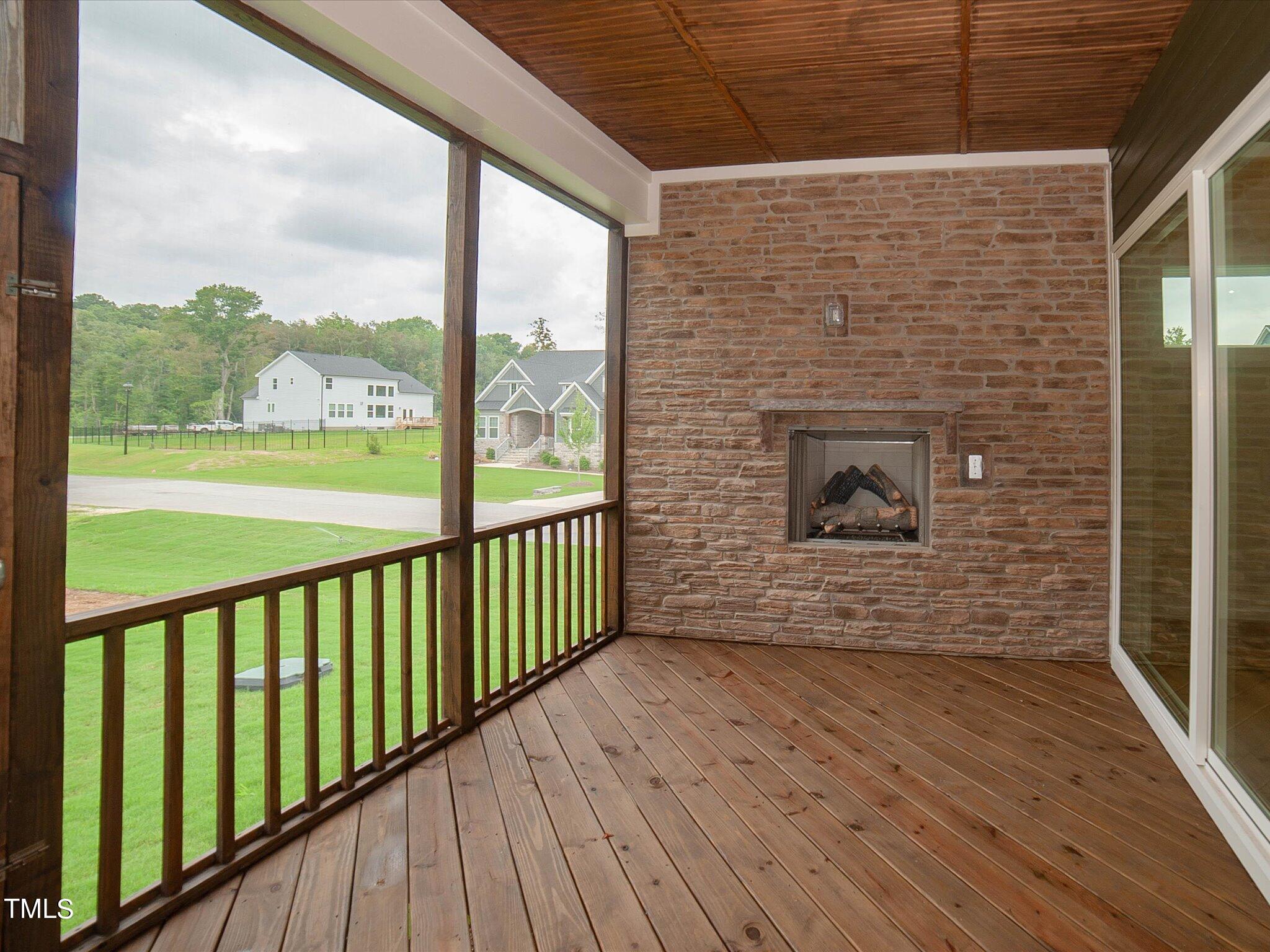 16 Autumn Breeze Court