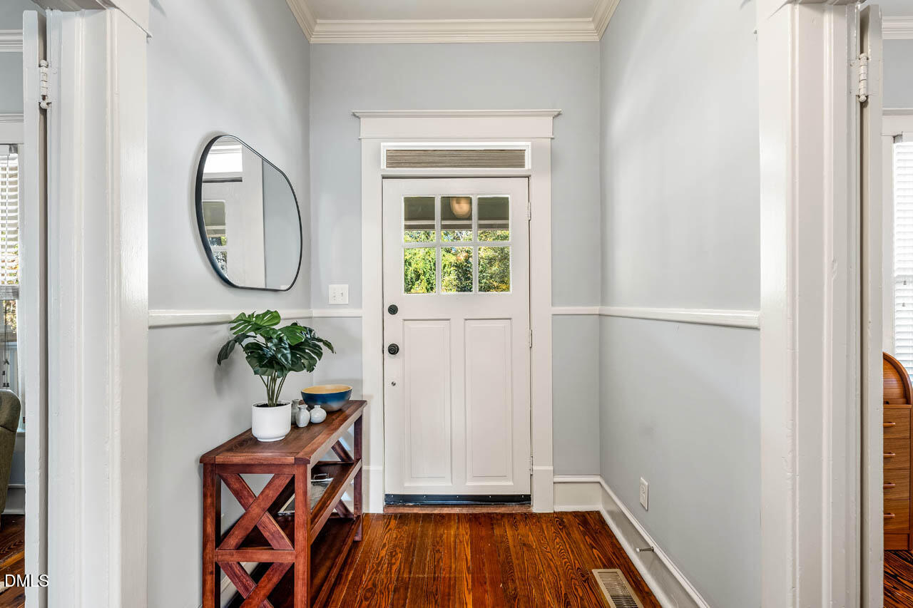 1303 W Chapel Hill Street