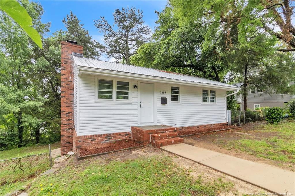 108 Buckingham Avenue