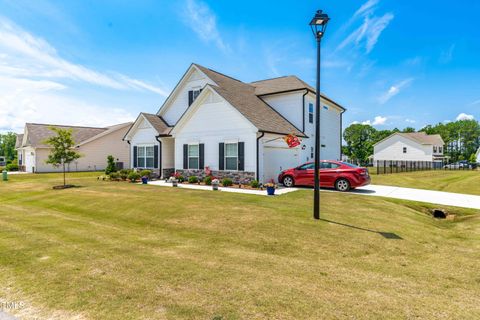 Single Family Residence in Four Oaks NC 23 Tullamore Lane 31.jpg