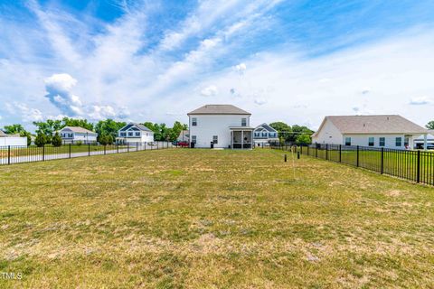 Single Family Residence in Four Oaks NC 23 Tullamore Lane 5.jpg