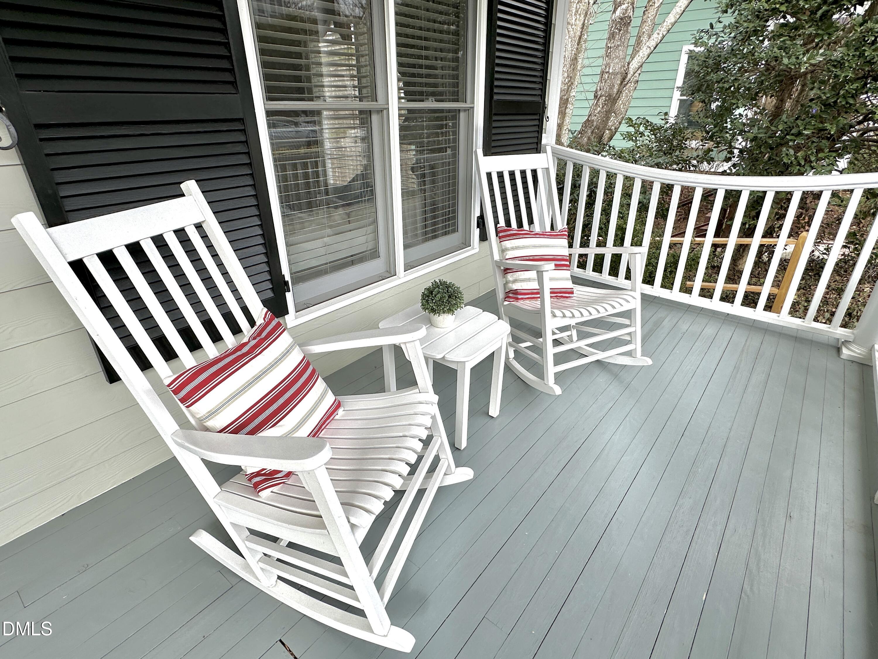 226 Edgewater Circle