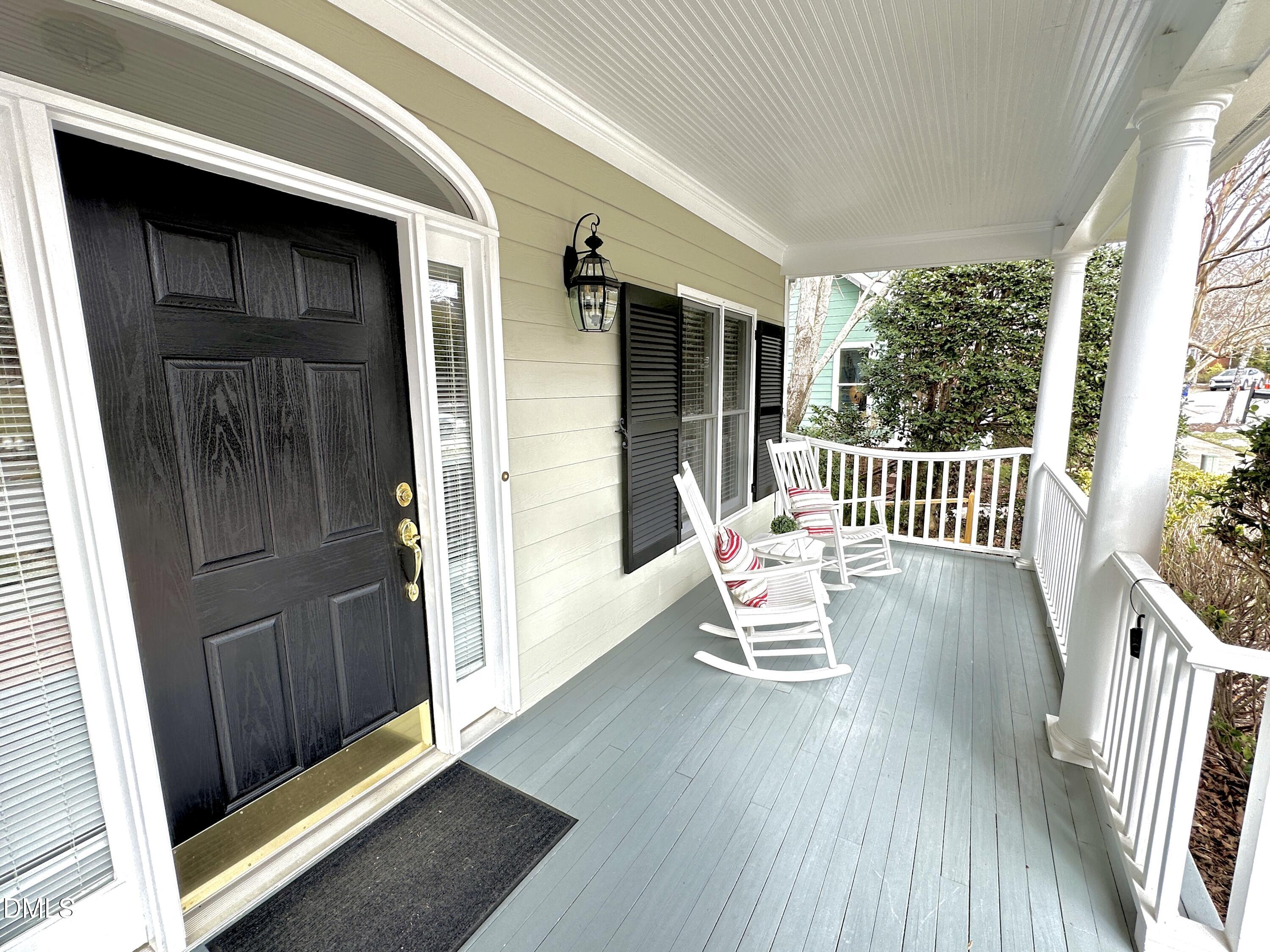 226 Edgewater Circle