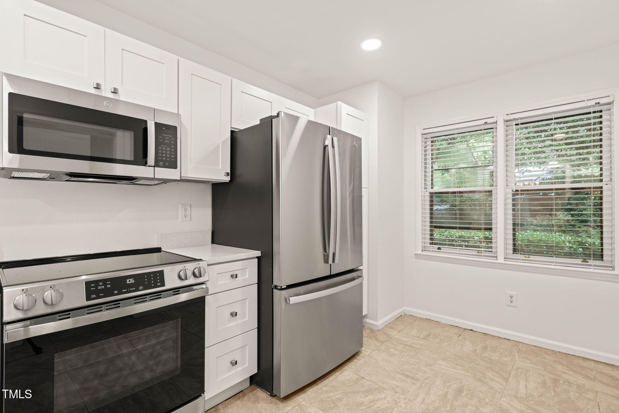 403 Broad Leaf Circle