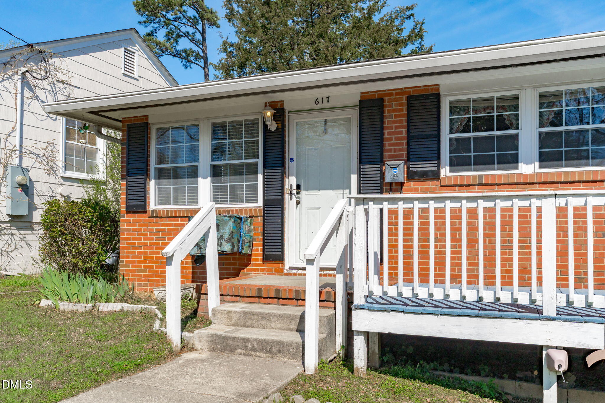 617 E Maynard Avenue