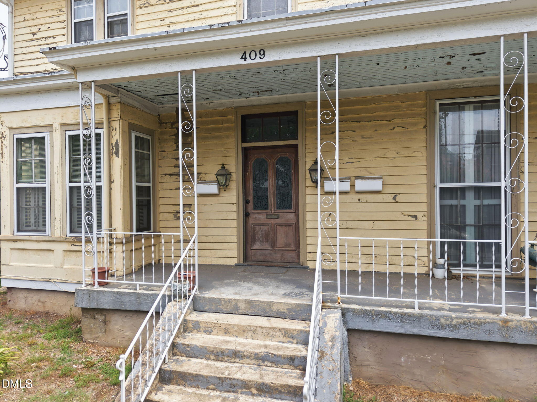 409 Oakwood Avenue