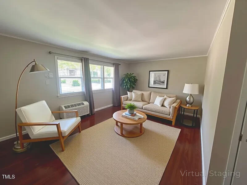 835 Daniels Street 2c