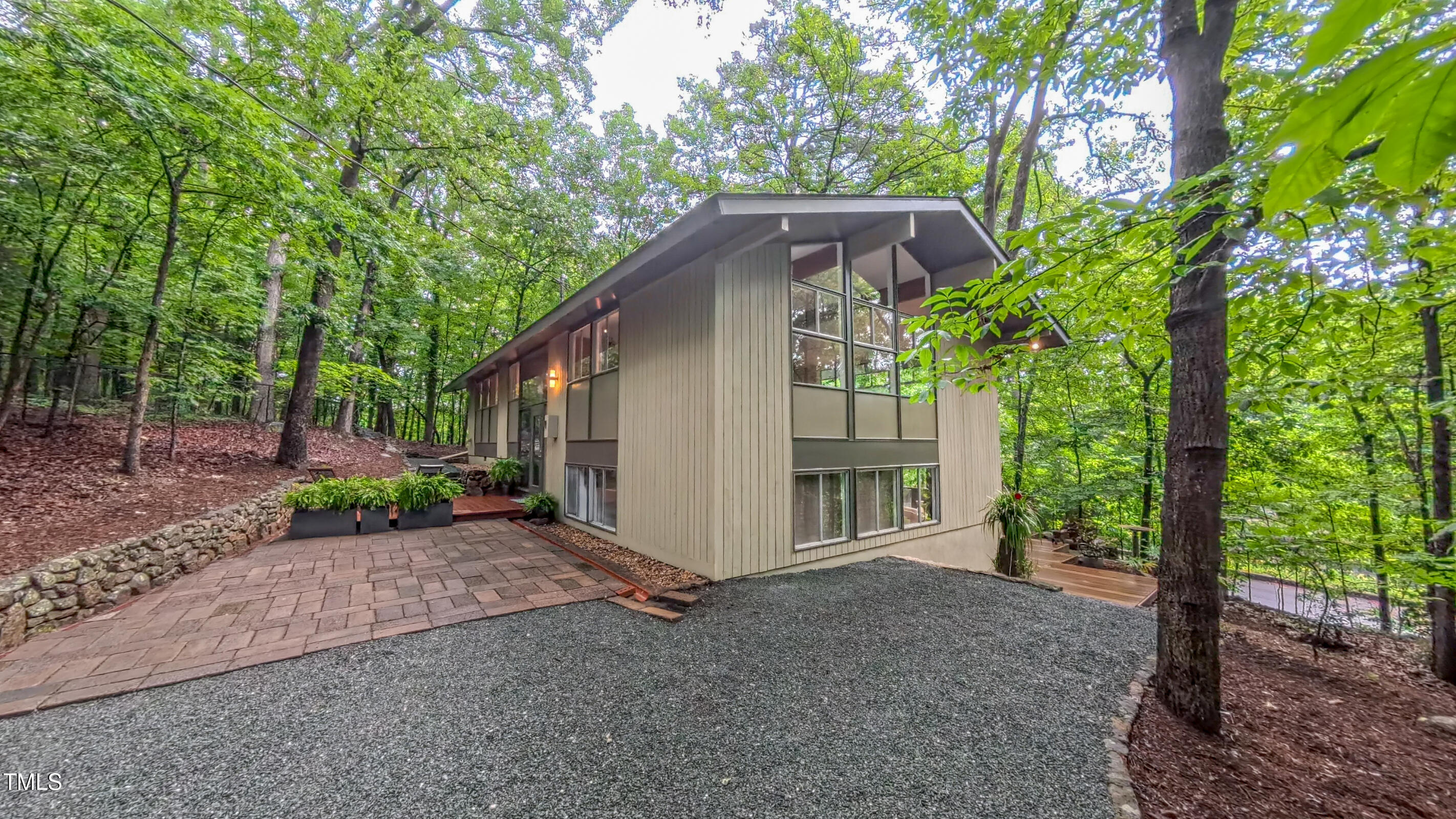 1 Davie Lane