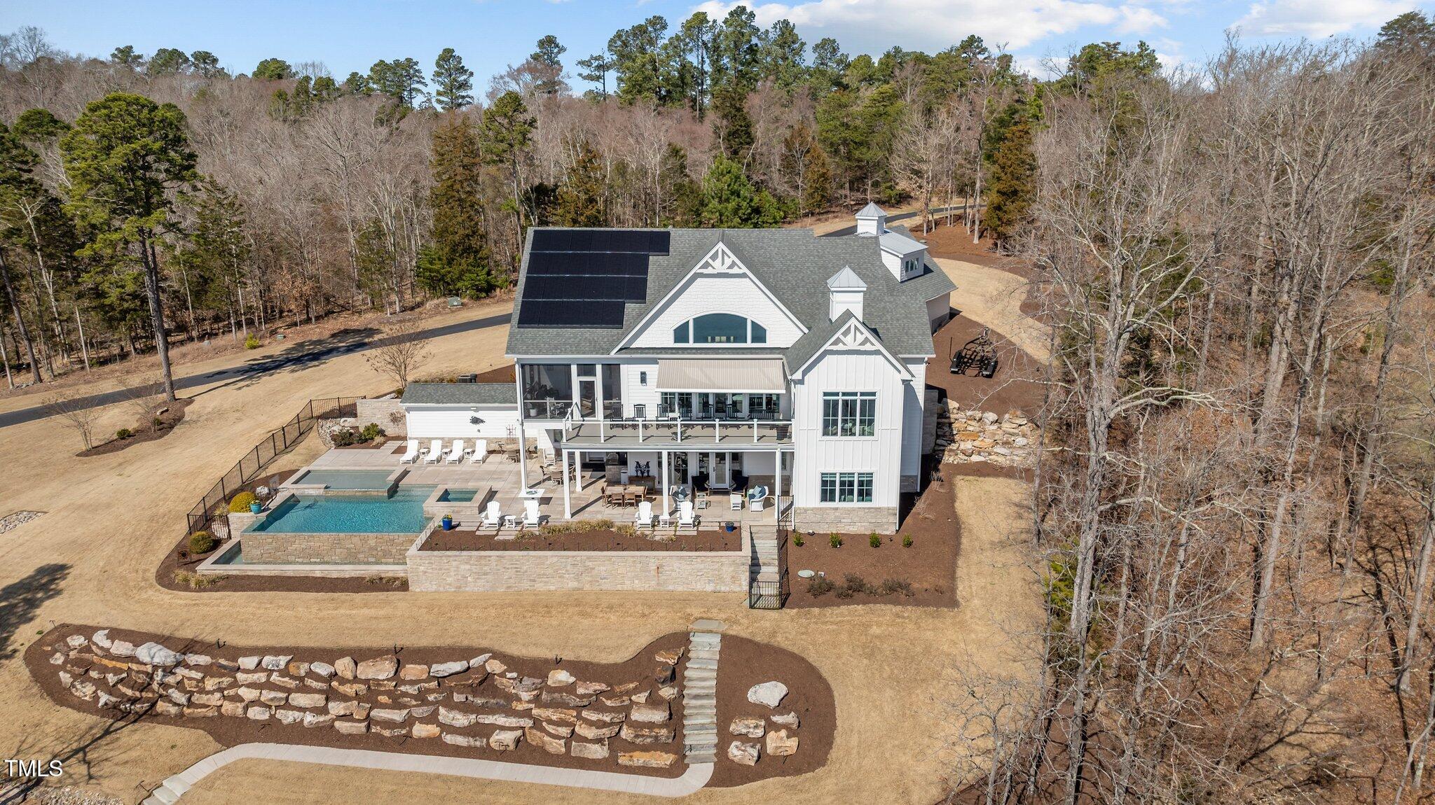 992 Estate Road