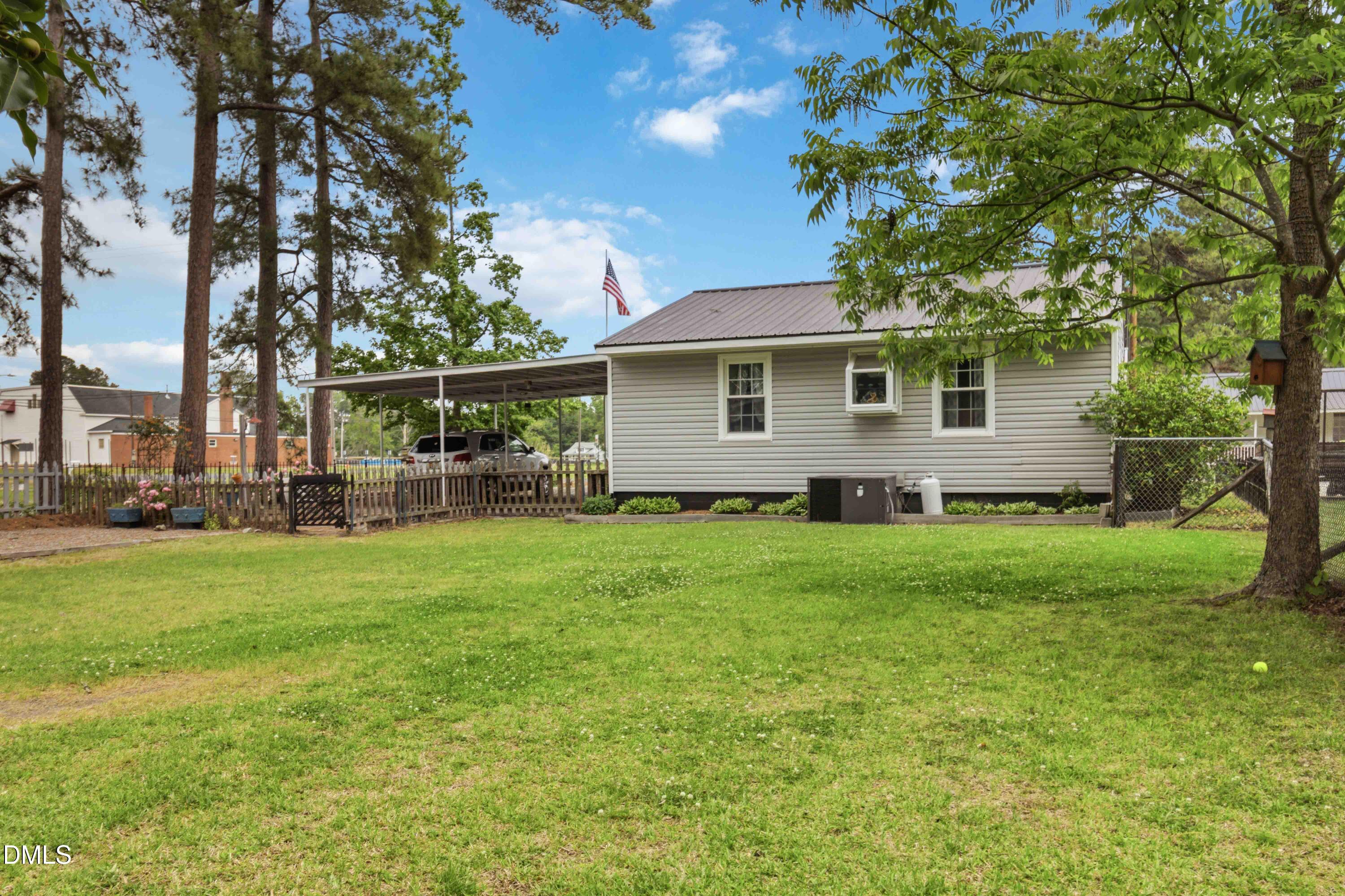407 E Fremont Street