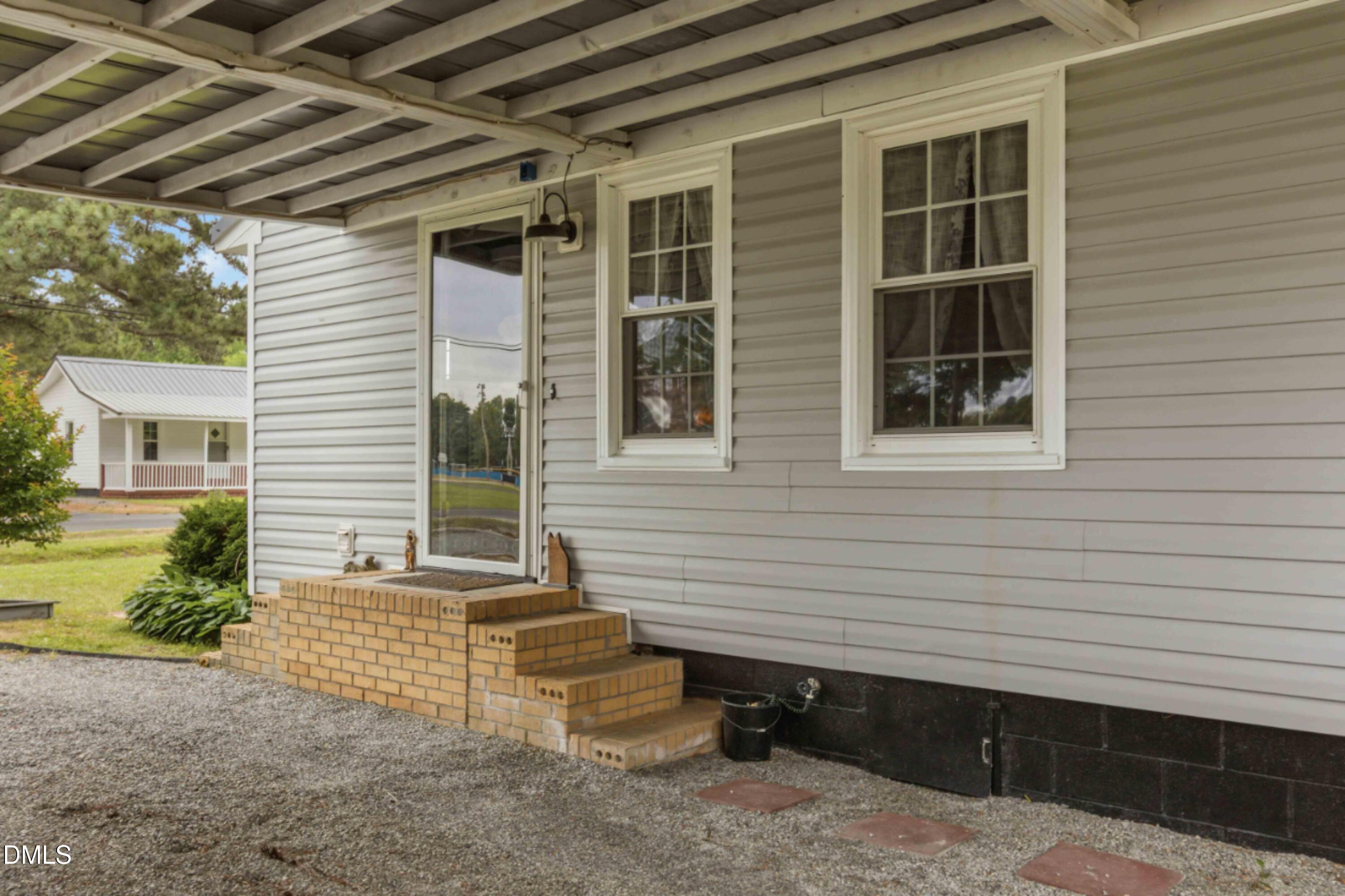 407 E Fremont Street