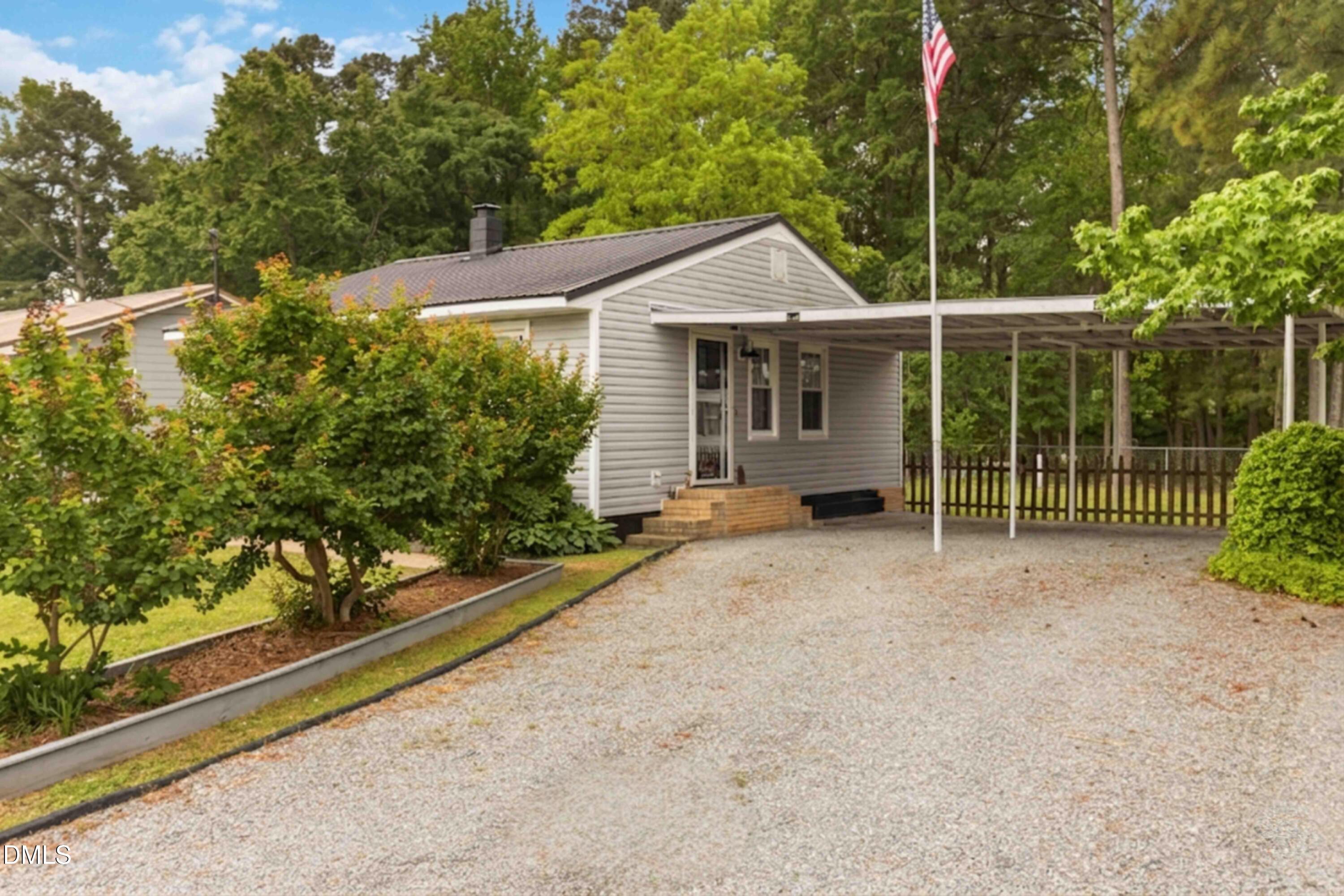 407 E Fremont Street
