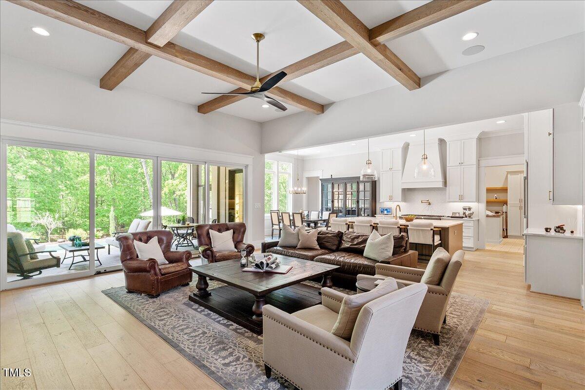 5803 Vintage Oak Lane