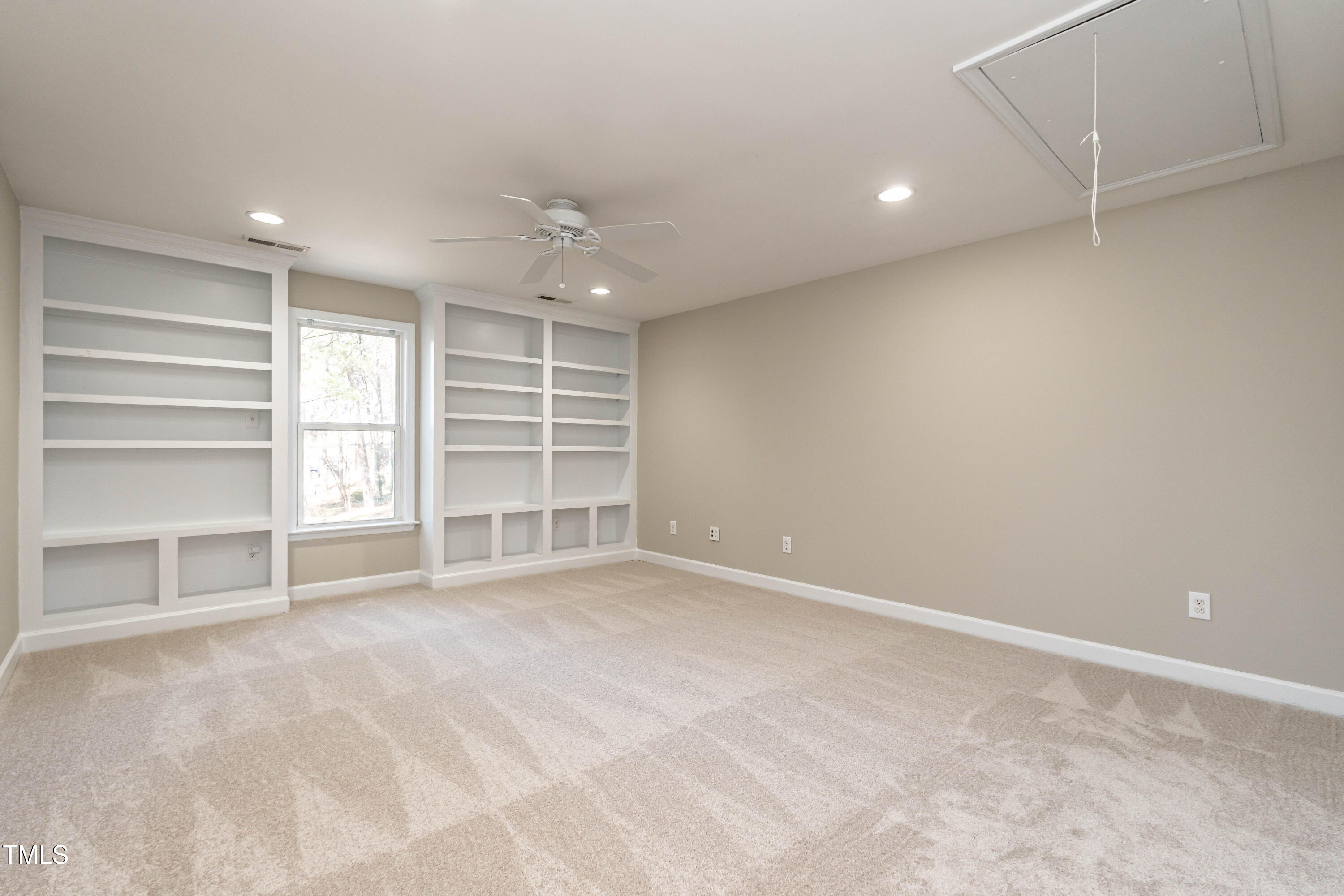 Raleigh, North Carolina 27615, United States, 4 Bedrooms Bedrooms, ,4 BathroomsBathrooms,Residential,Pending,8248