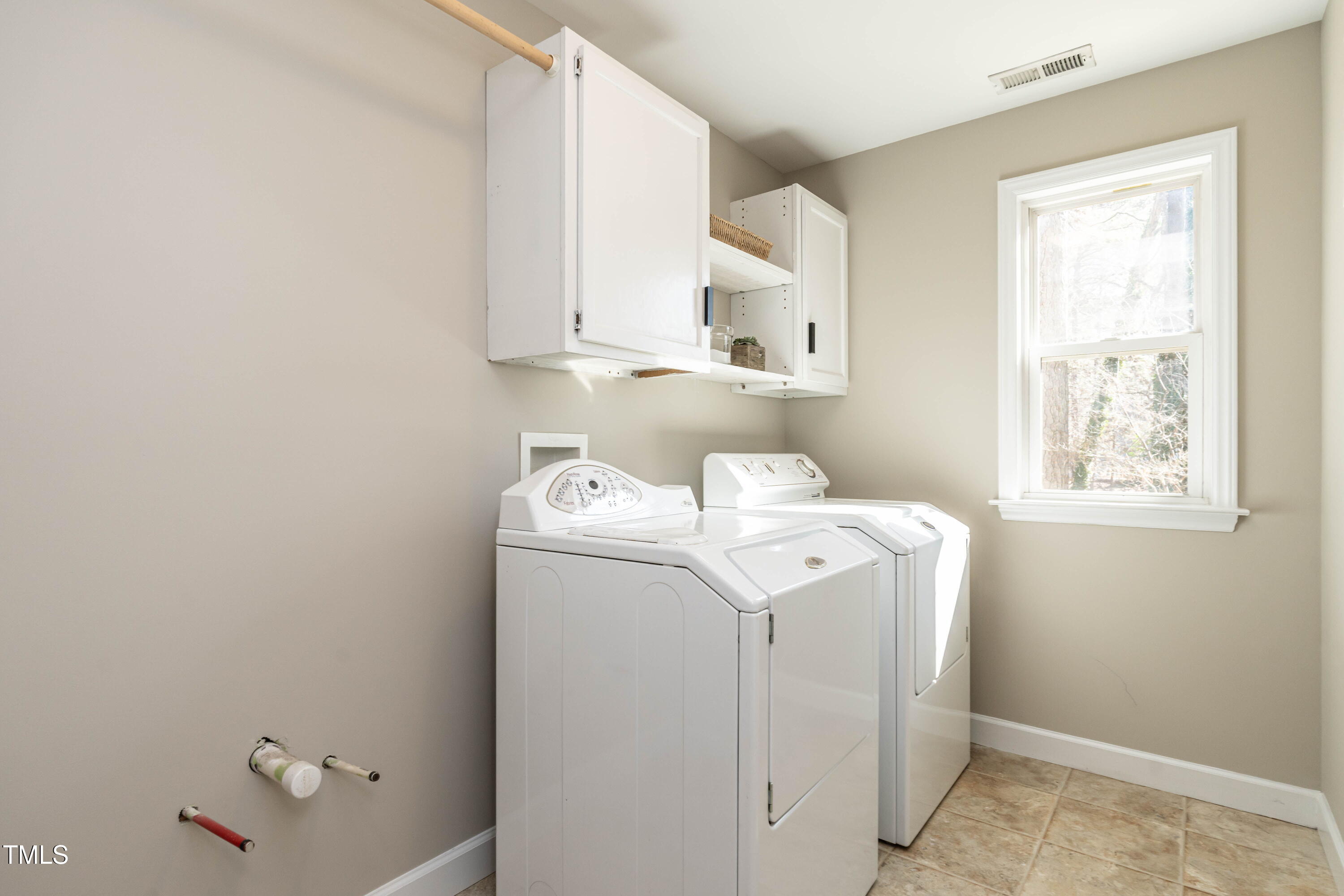 Raleigh, North Carolina 27615, United States, 4 Bedrooms Bedrooms, ,4 BathroomsBathrooms,Residential,Pending,8248