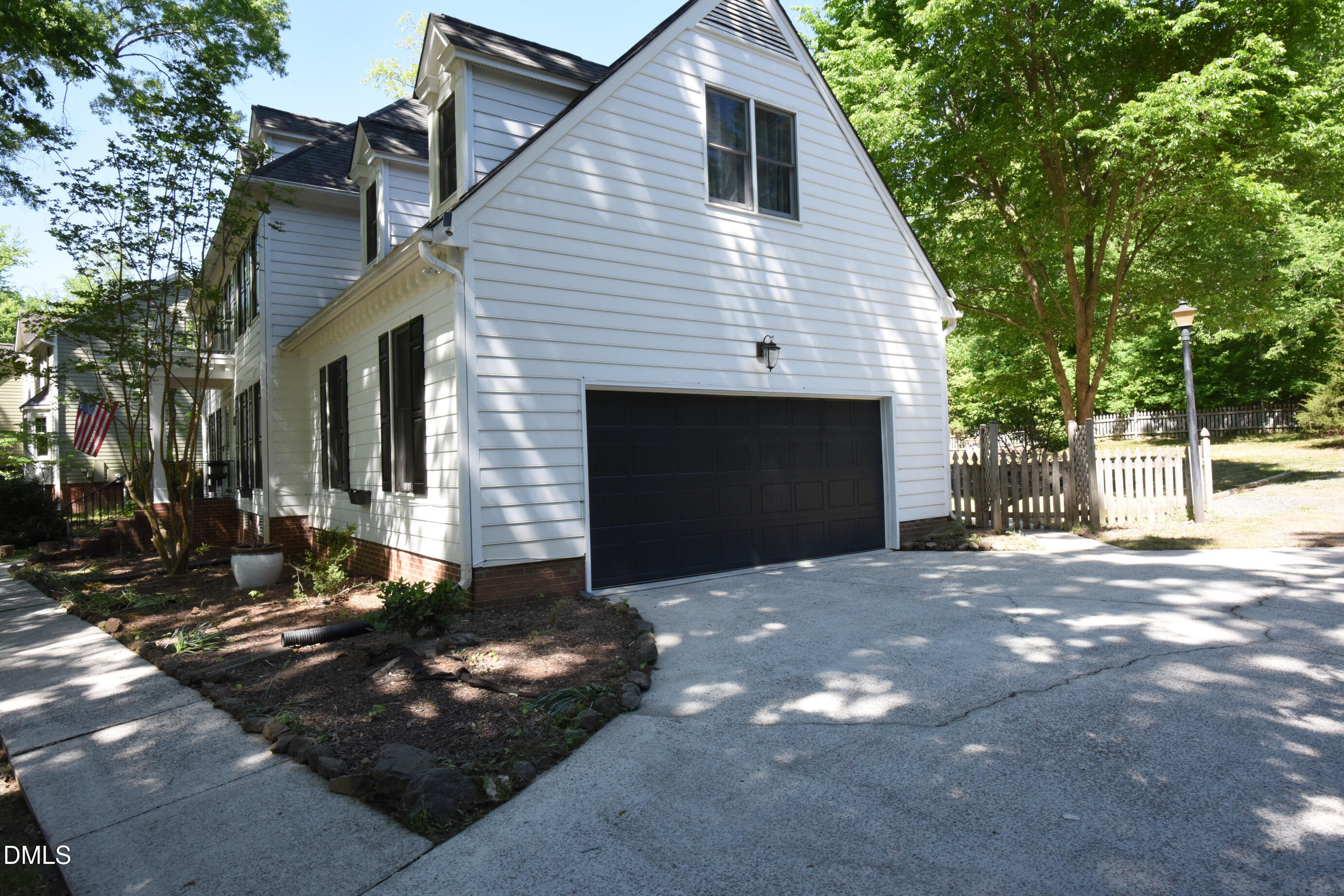 611 Flagstone Way