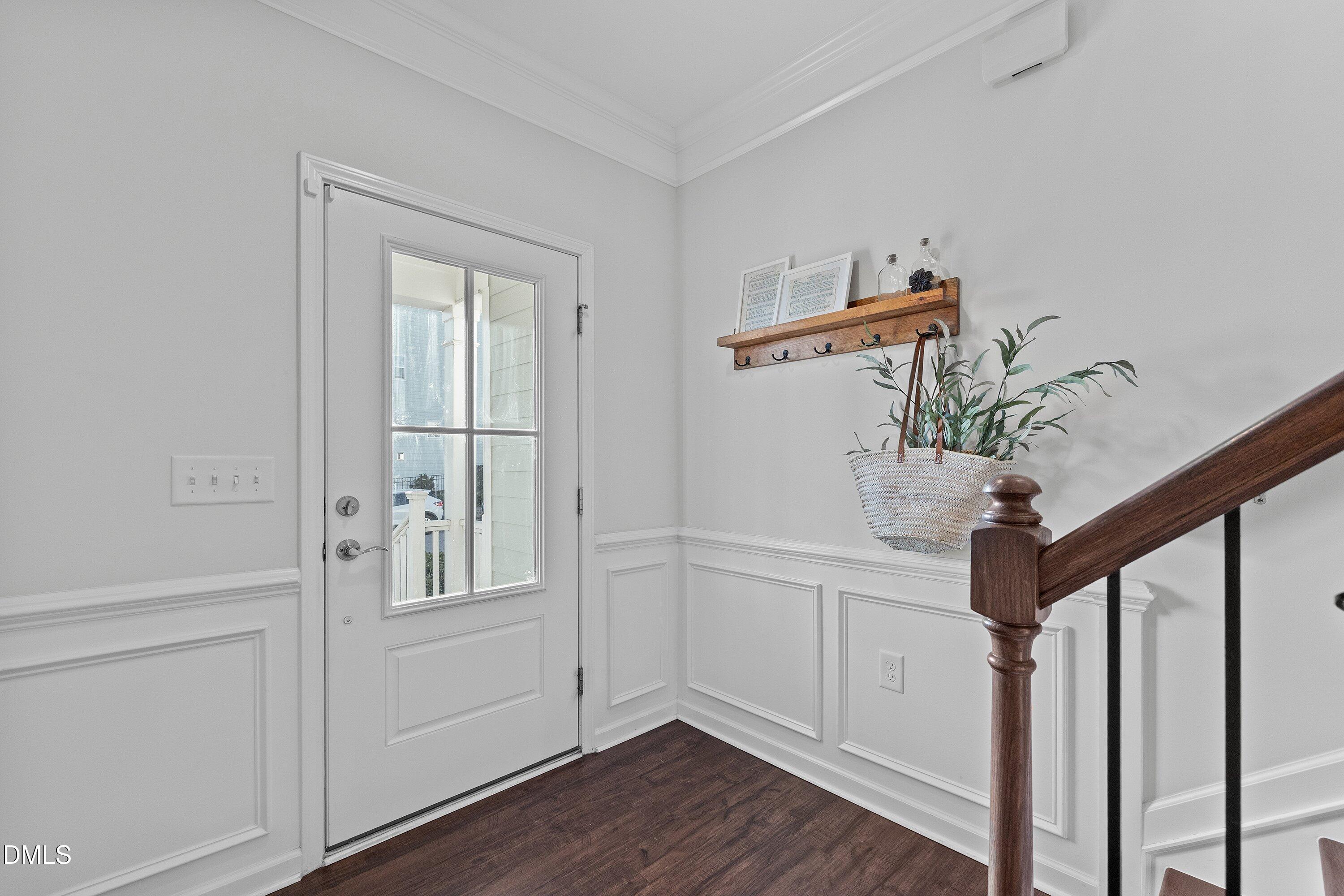 705 Lake Holding Street