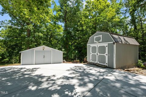 A home in Leasburg